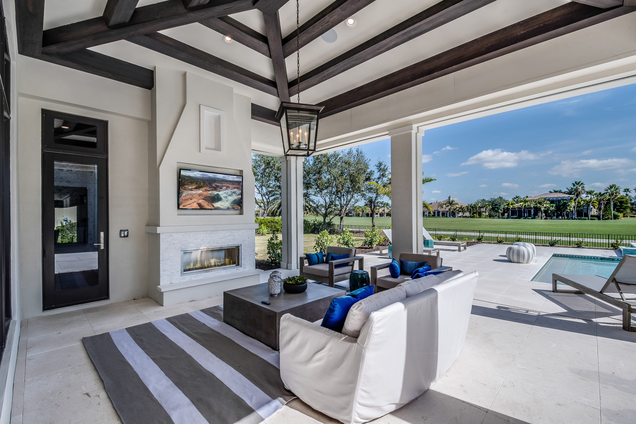 indoor-outdoor living space