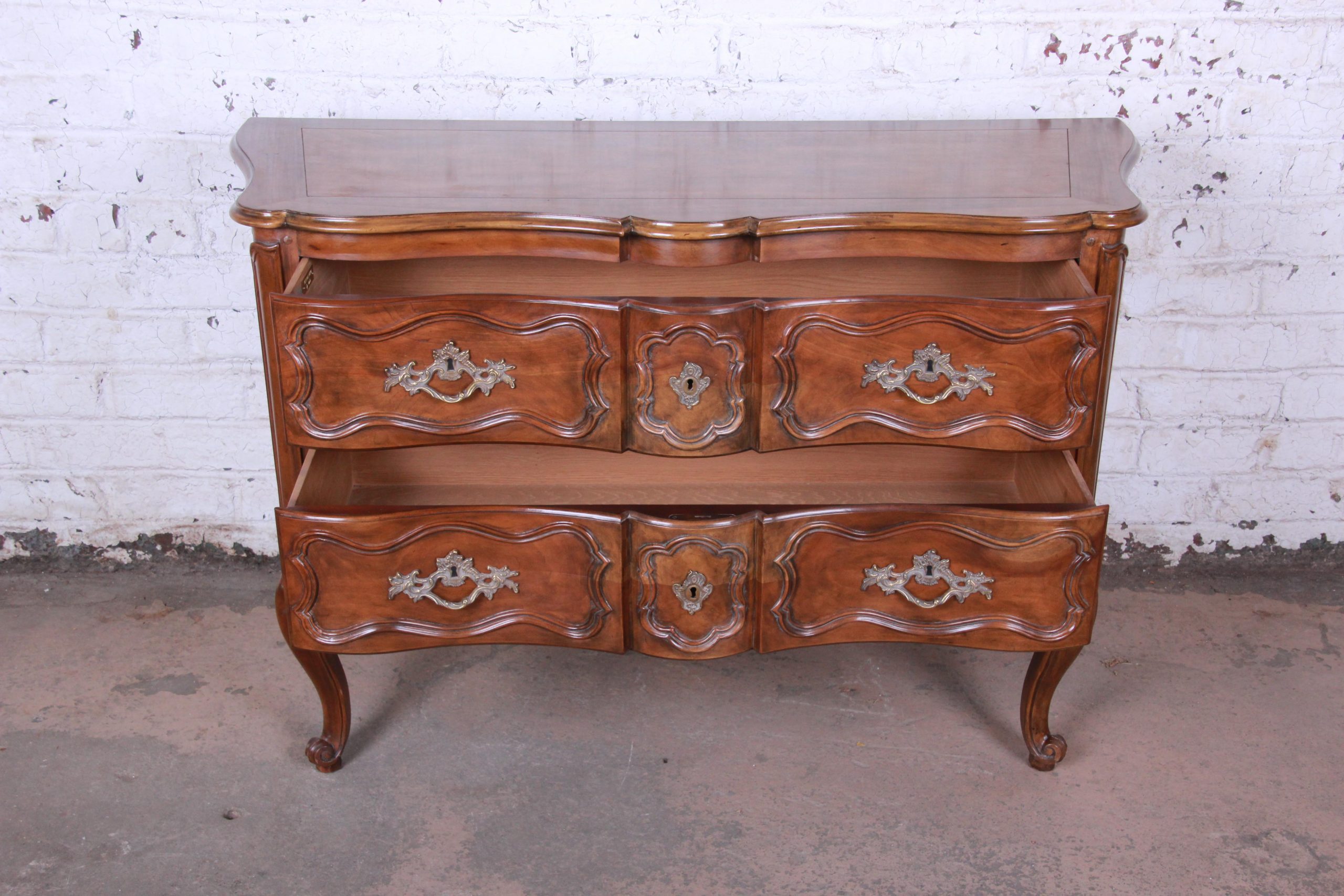 Baker Furniture French Louis XV Style Sideboard Server or Commode - Image 3