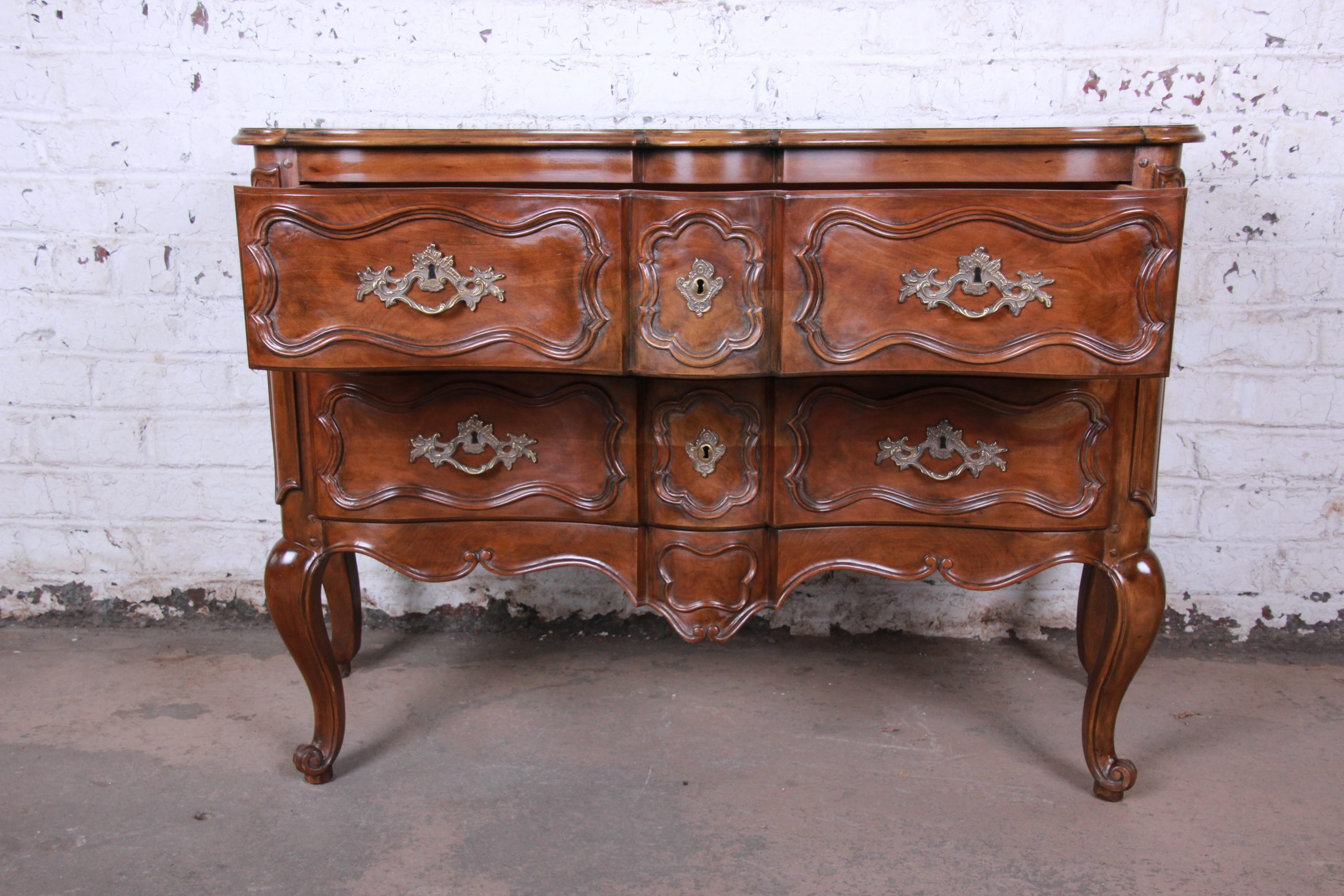 Baker Furniture French Louis XV Style Sideboard Server or Commode - Image 4
