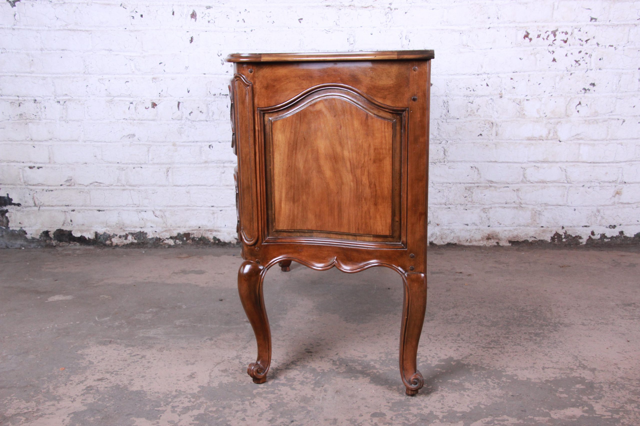 Baker Furniture French Louis XV Style Sideboard Server or Commode - Image 6