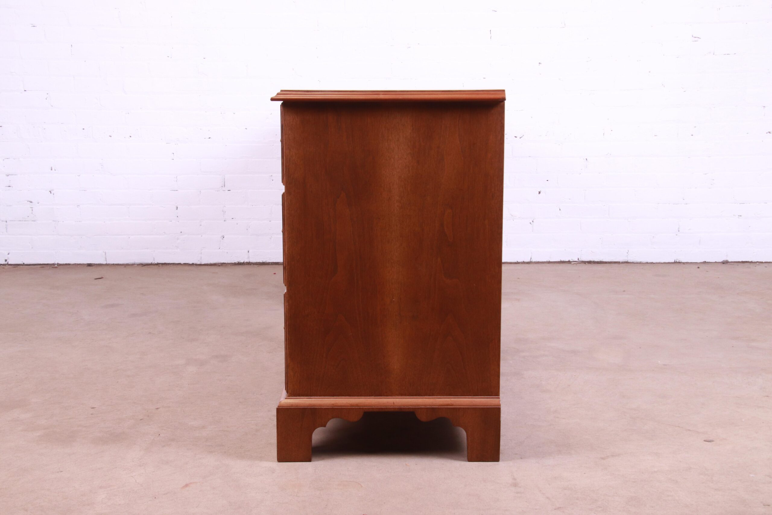 Baker Furniture Georgian Burled Walnut Executive Credenza Desk, Newly Refinished - Image 11