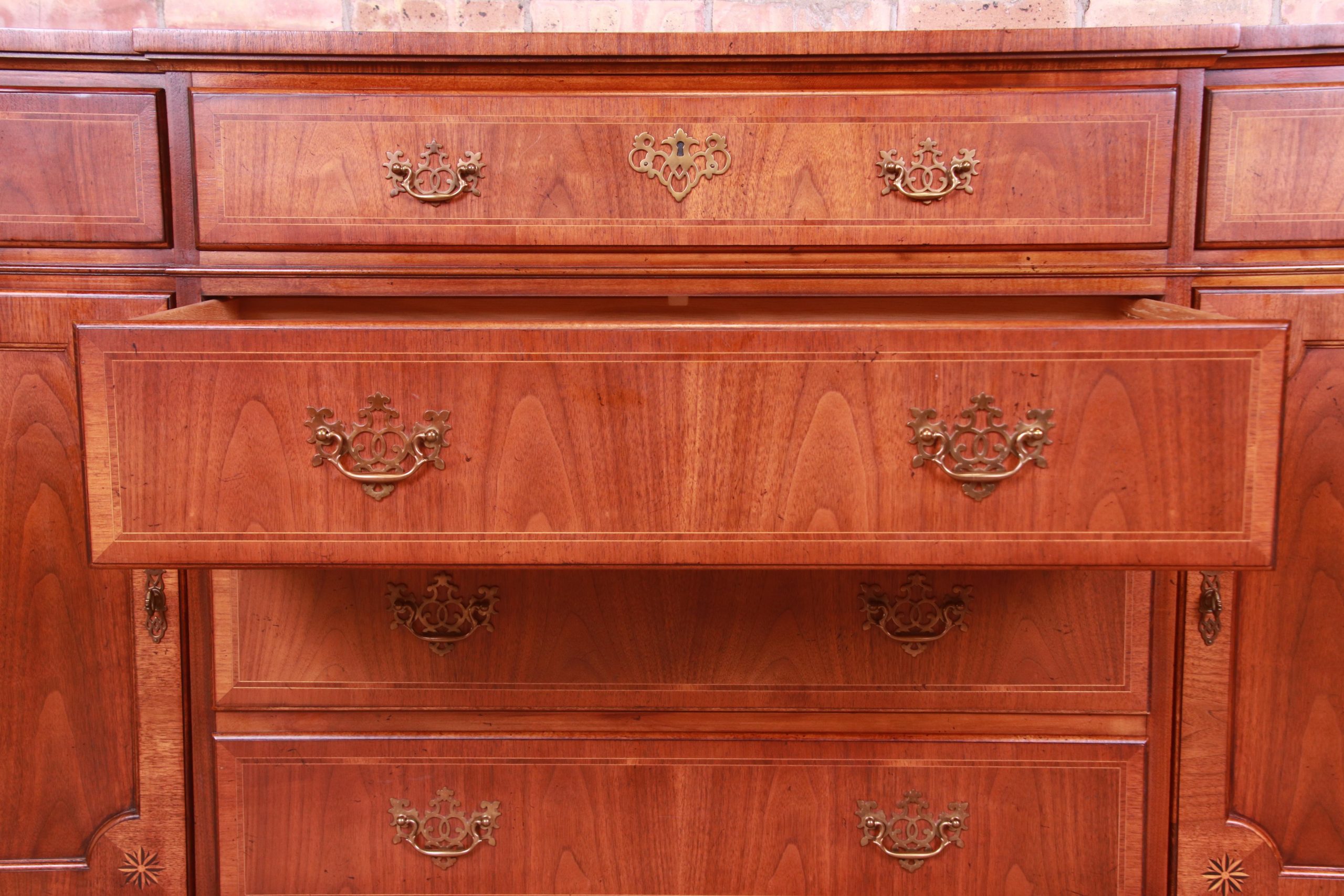 Baker Furniture Georgian Mahogany Sideboard or Bar Cabinet - Image 9