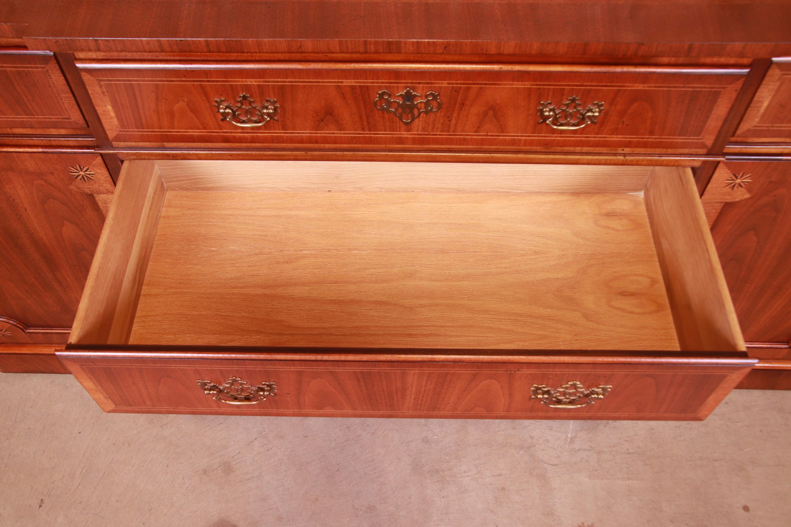 Baker Furniture Georgian Mahogany Sideboard or Bar Cabinet - Image 10