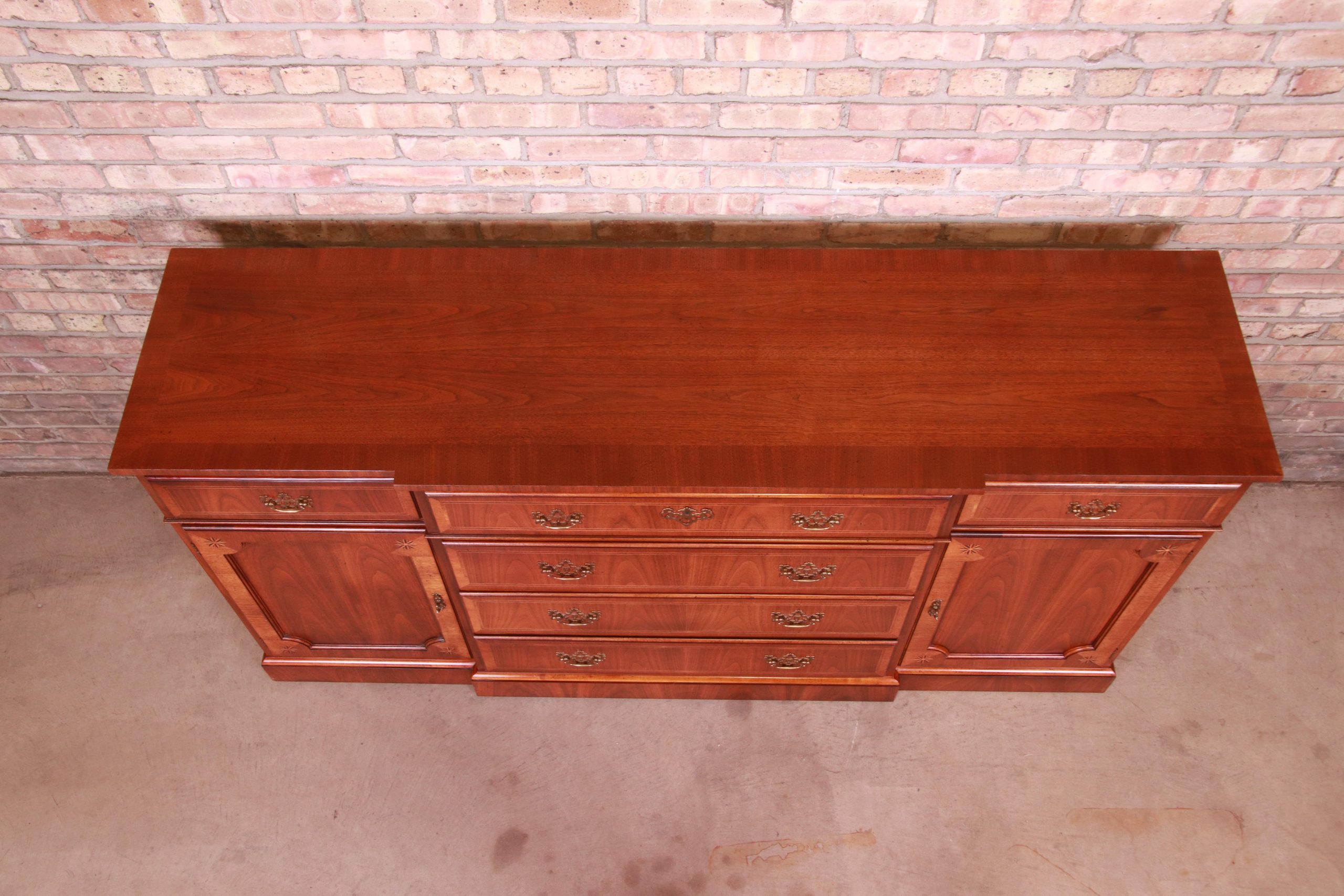 Baker Furniture Georgian Mahogany Sideboard or Bar Cabinet - Image 6