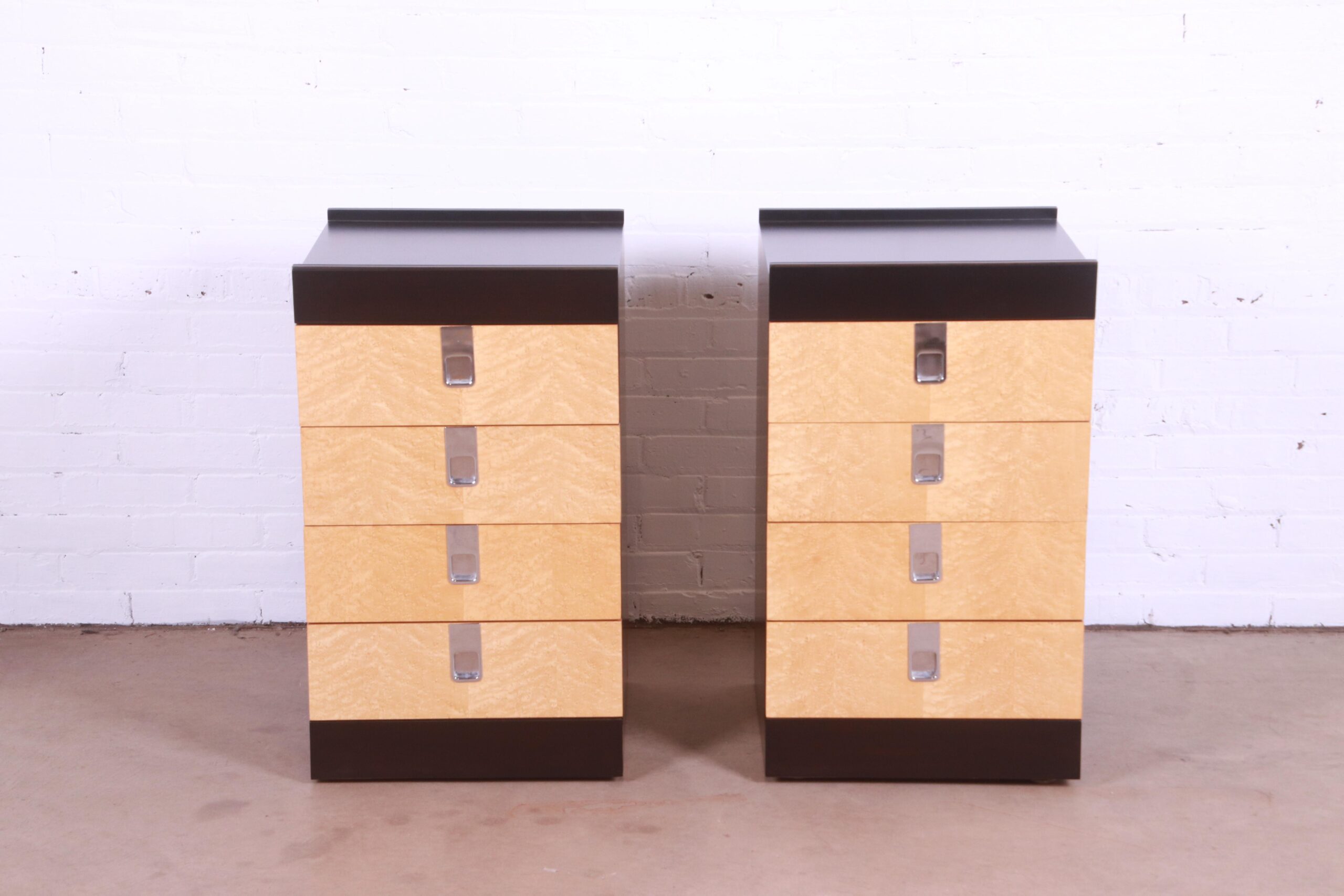 Baker Furniture Mid-Century Modern Birdseye Maple and Ebonized Bedside Chests, Newly Refinished - Image 5