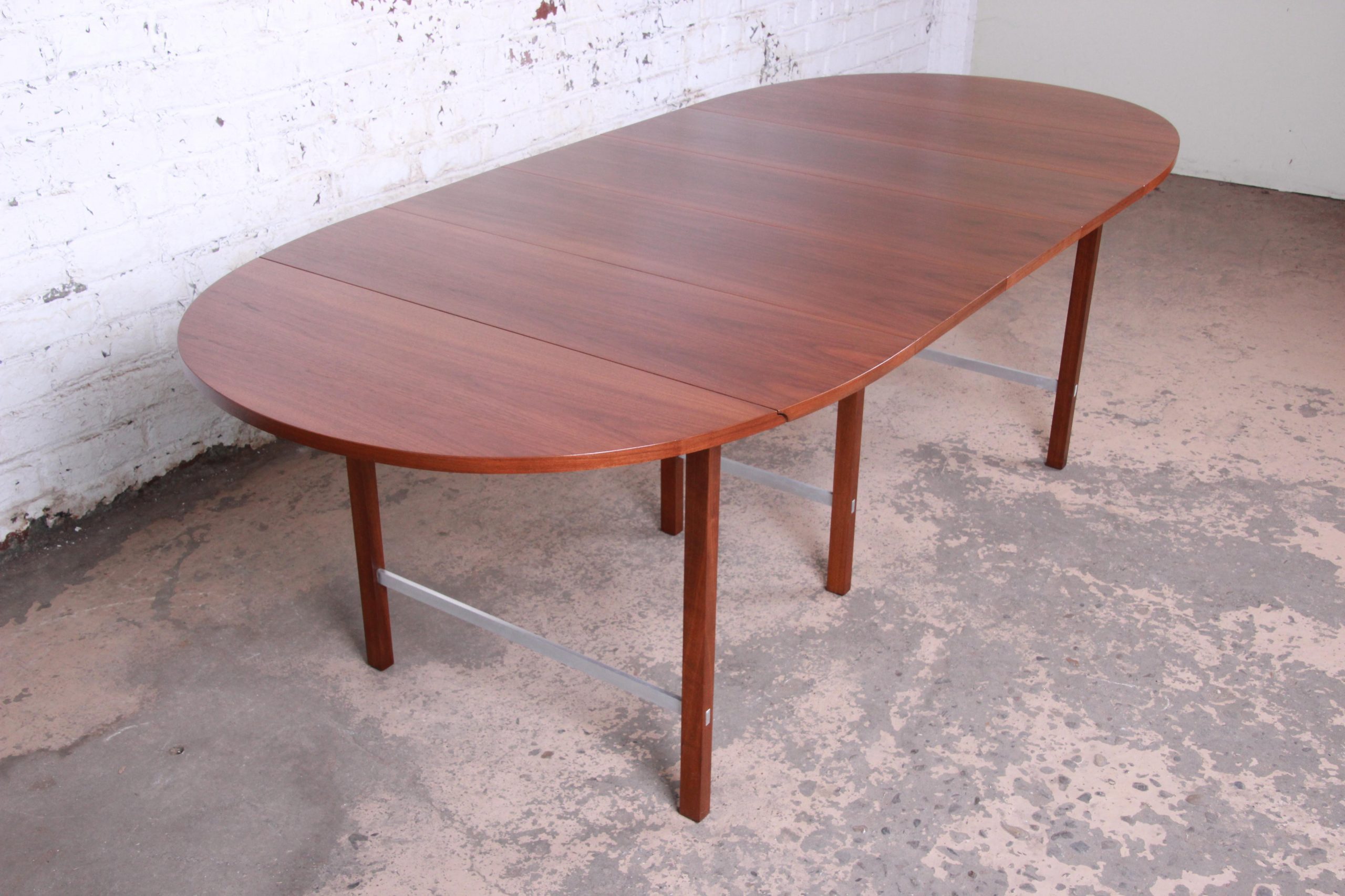 Paul McCobb for Calvin Mid-Century Modern Walnut Extension Dining Table, Newly Restored - Image 4