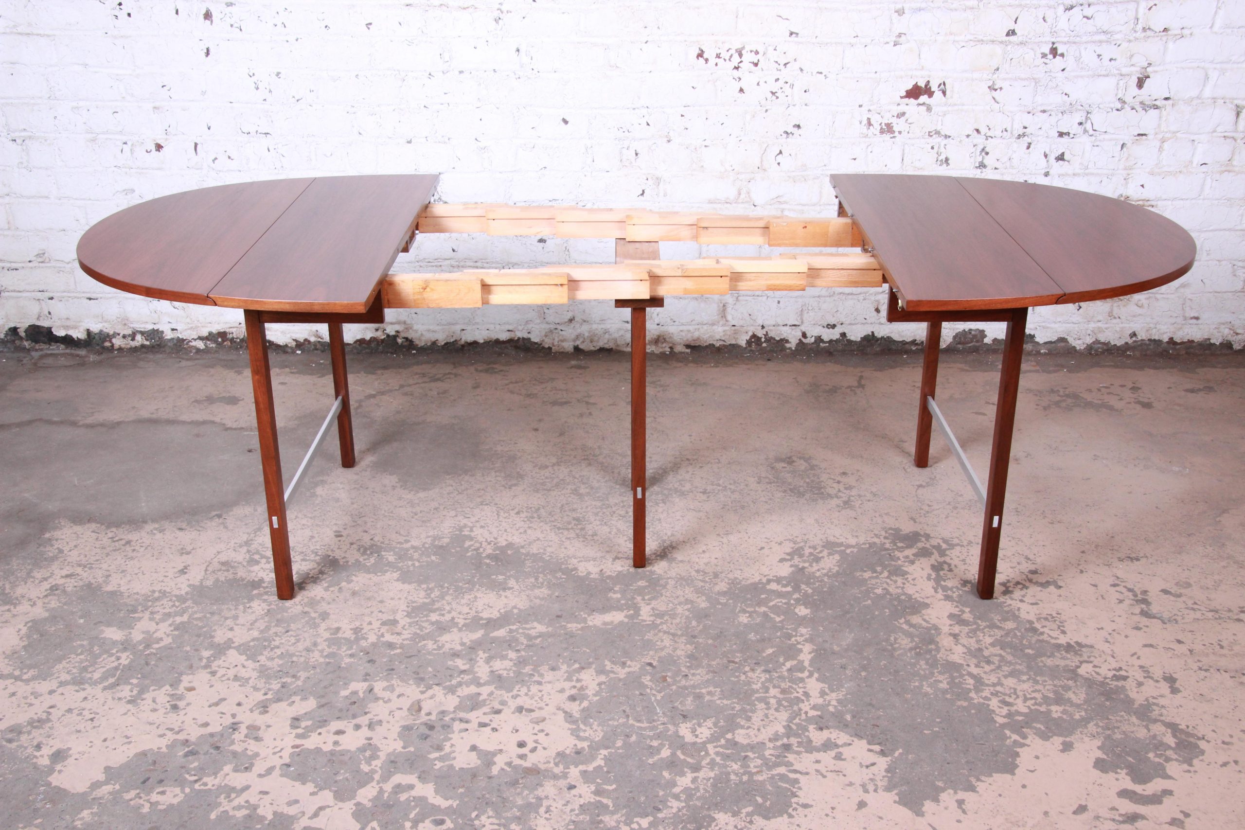 Paul McCobb for Calvin Mid-Century Modern Walnut Extension Dining Table, Newly Restored - Image 10
