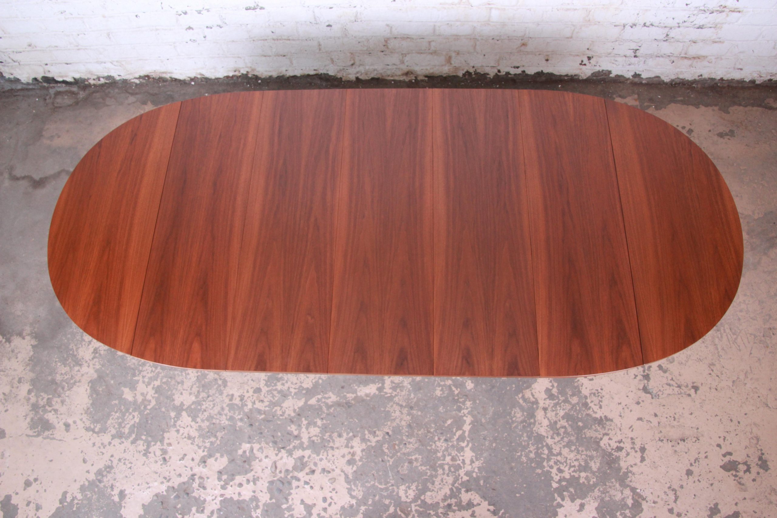 Paul McCobb for Calvin Mid-Century Modern Walnut Extension Dining Table, Newly Restored - Image 6