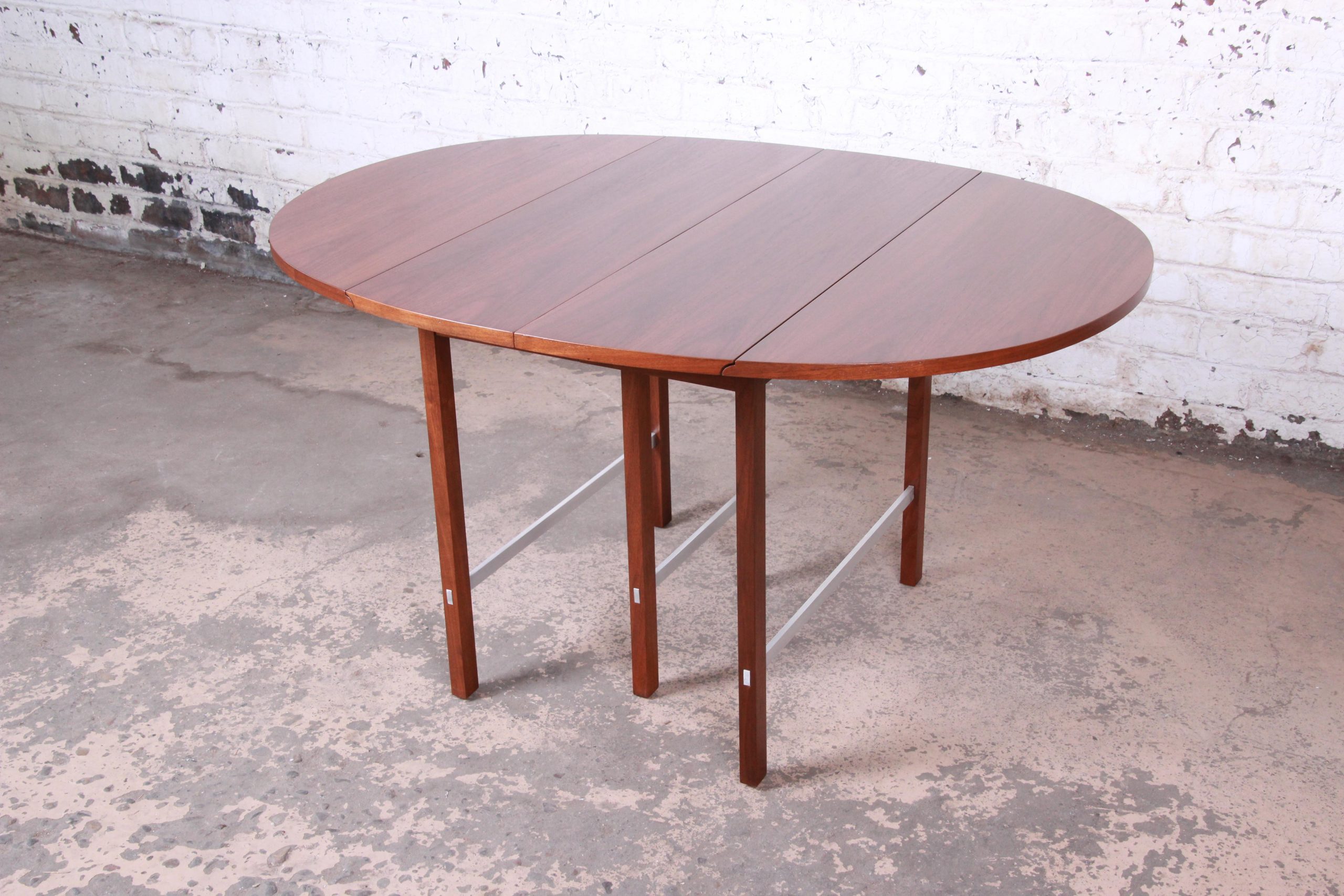 Paul McCobb for Calvin Mid-Century Modern Walnut Extension Dining Table, Newly Restored - Image 11