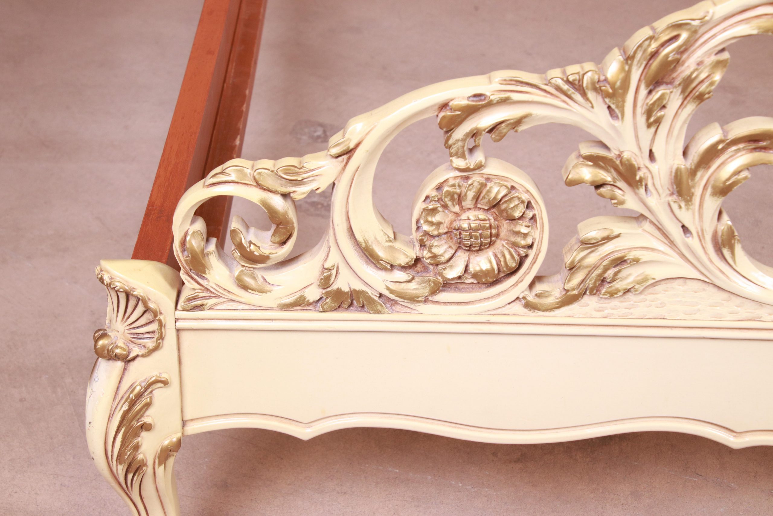 Romweber French Rococo Louis XV Burl Wood and Parcel Painted Twin Beds, Pair - Image 13
