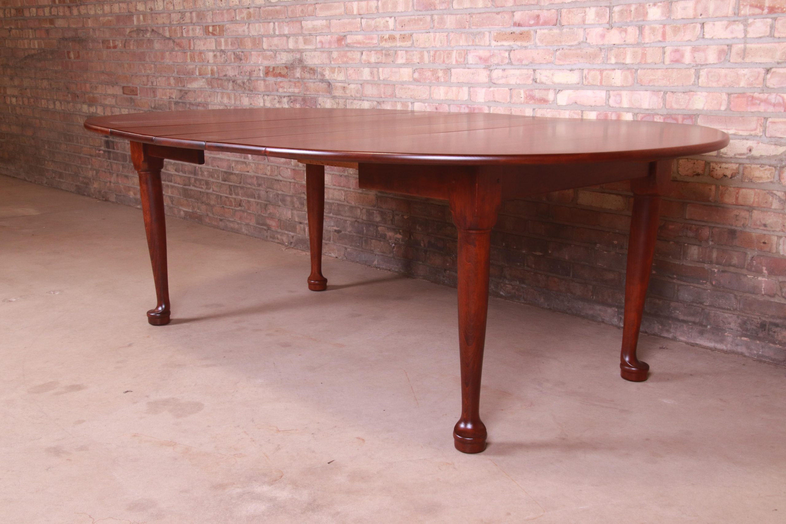 Stickley American Colonial Solid Cherry Wood Extension Dining Table, Newly Refinished - Image 4