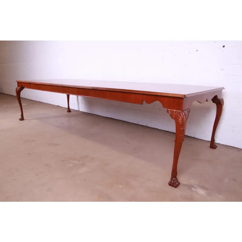 Kindel Furniture Irish Georgian Carved Mahogany Extension Dining Table, Newly Refinished - Image 4