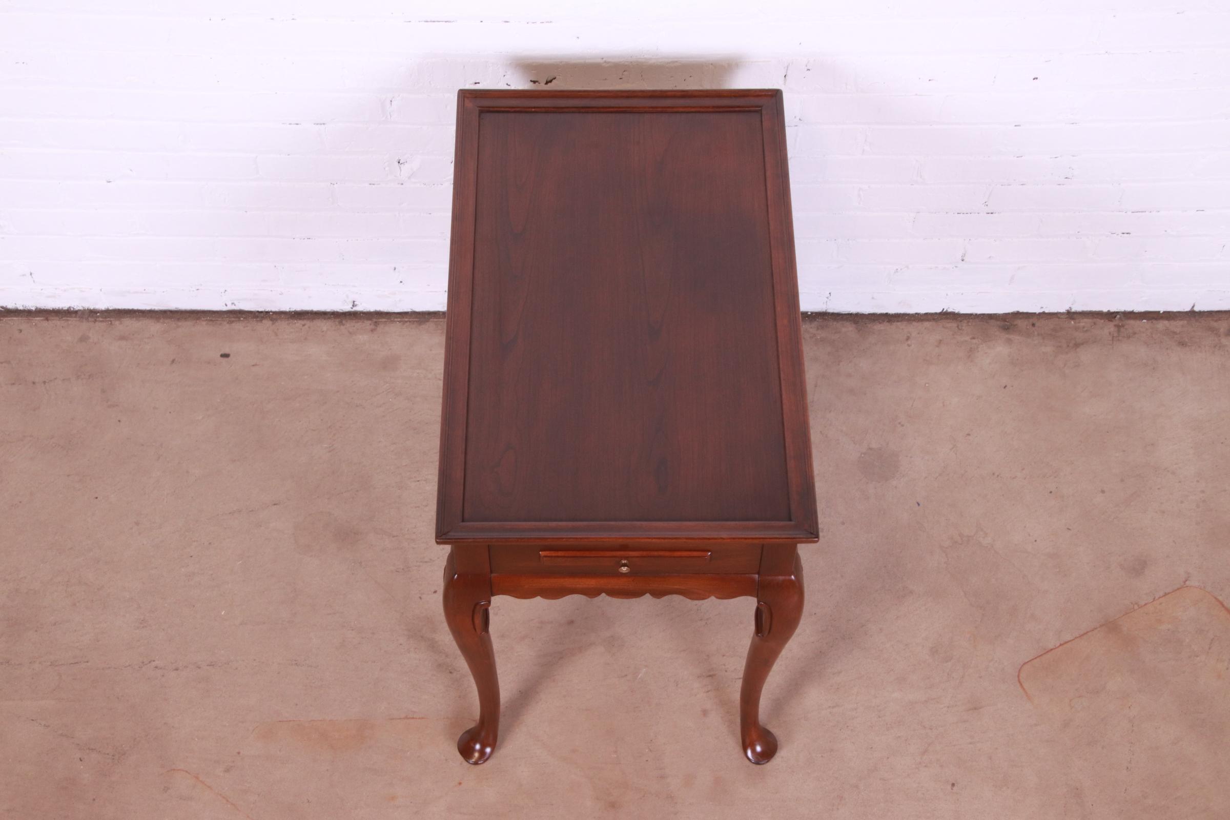Ethan Allen Queen Anne Cherry Wood Tea Table or Occasional Side Table - Image 5