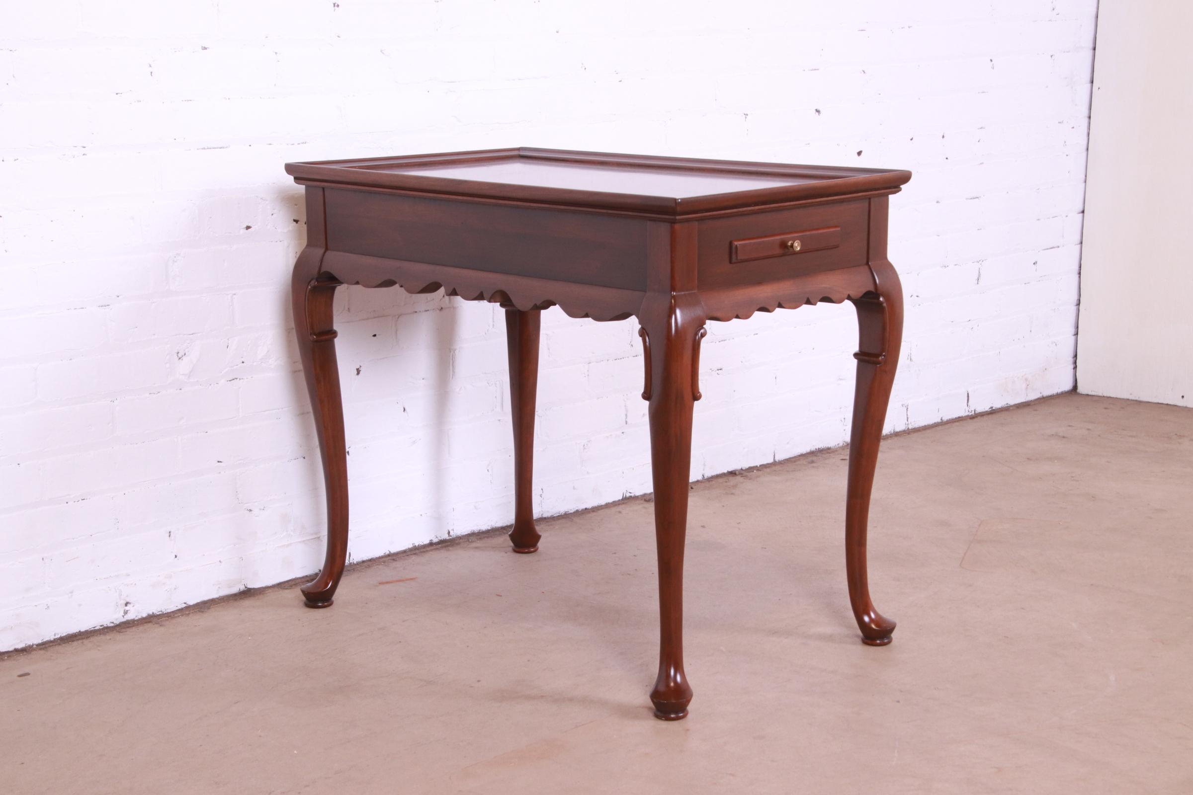 Ethan Allen Queen Anne Cherry Wood Tea Table or Occasional Side Table - Image 2