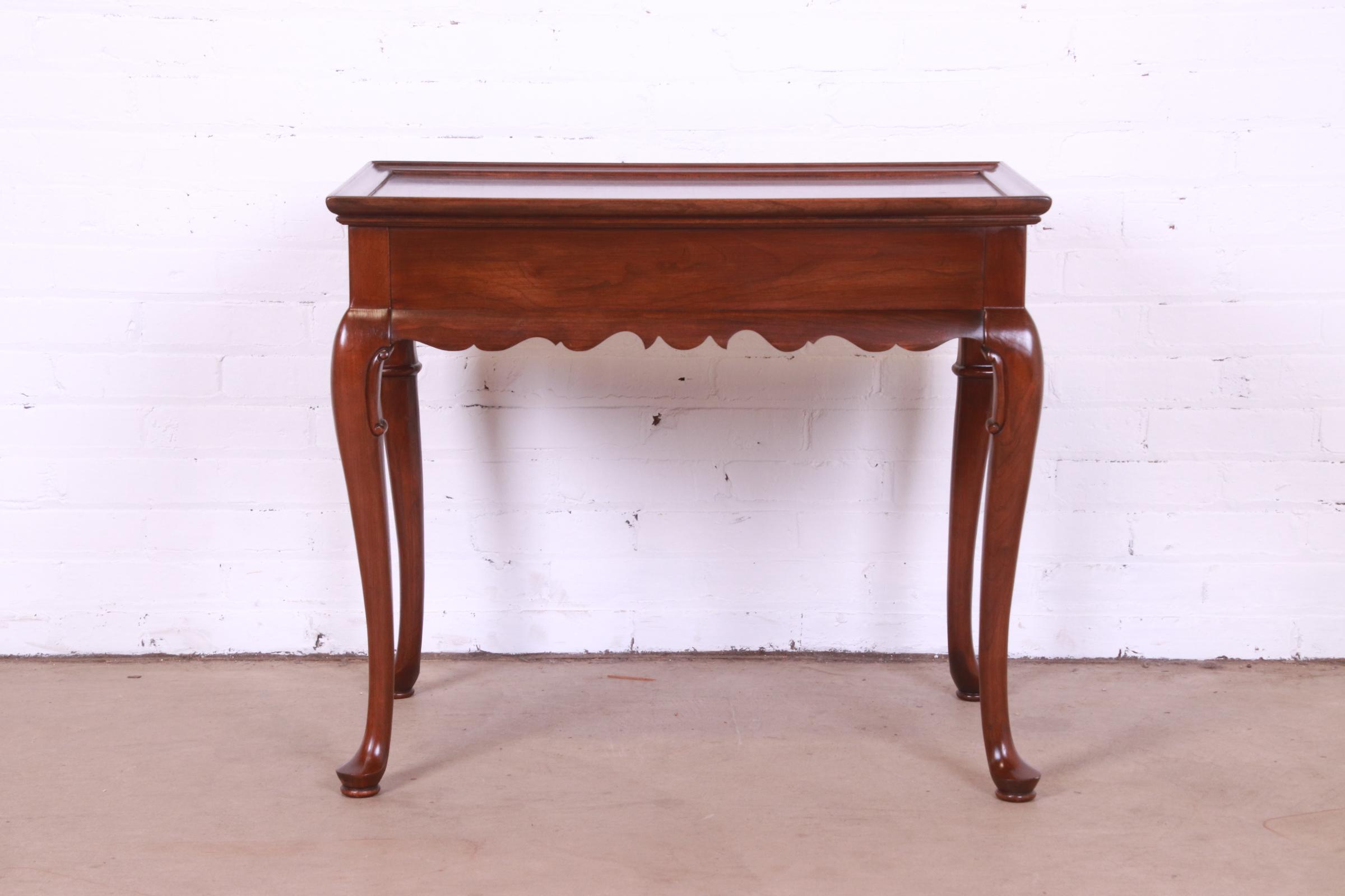 Ethan Allen Queen Anne Cherry Wood Tea Table or Occasional Side Table - Image 8