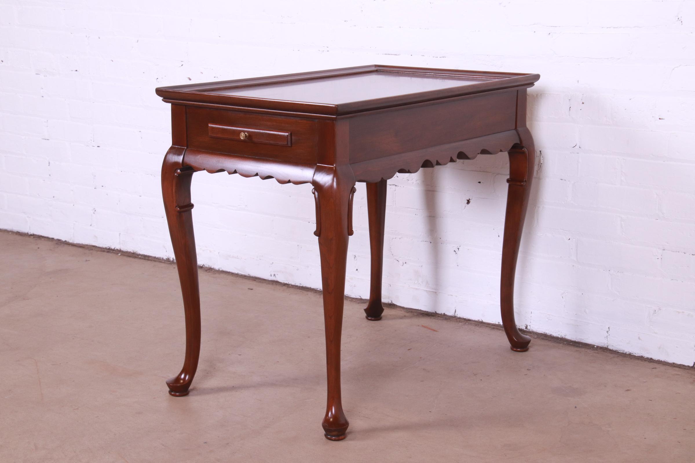 Ethan Allen Queen Anne Cherry Wood Tea Table or Occasional Side Table