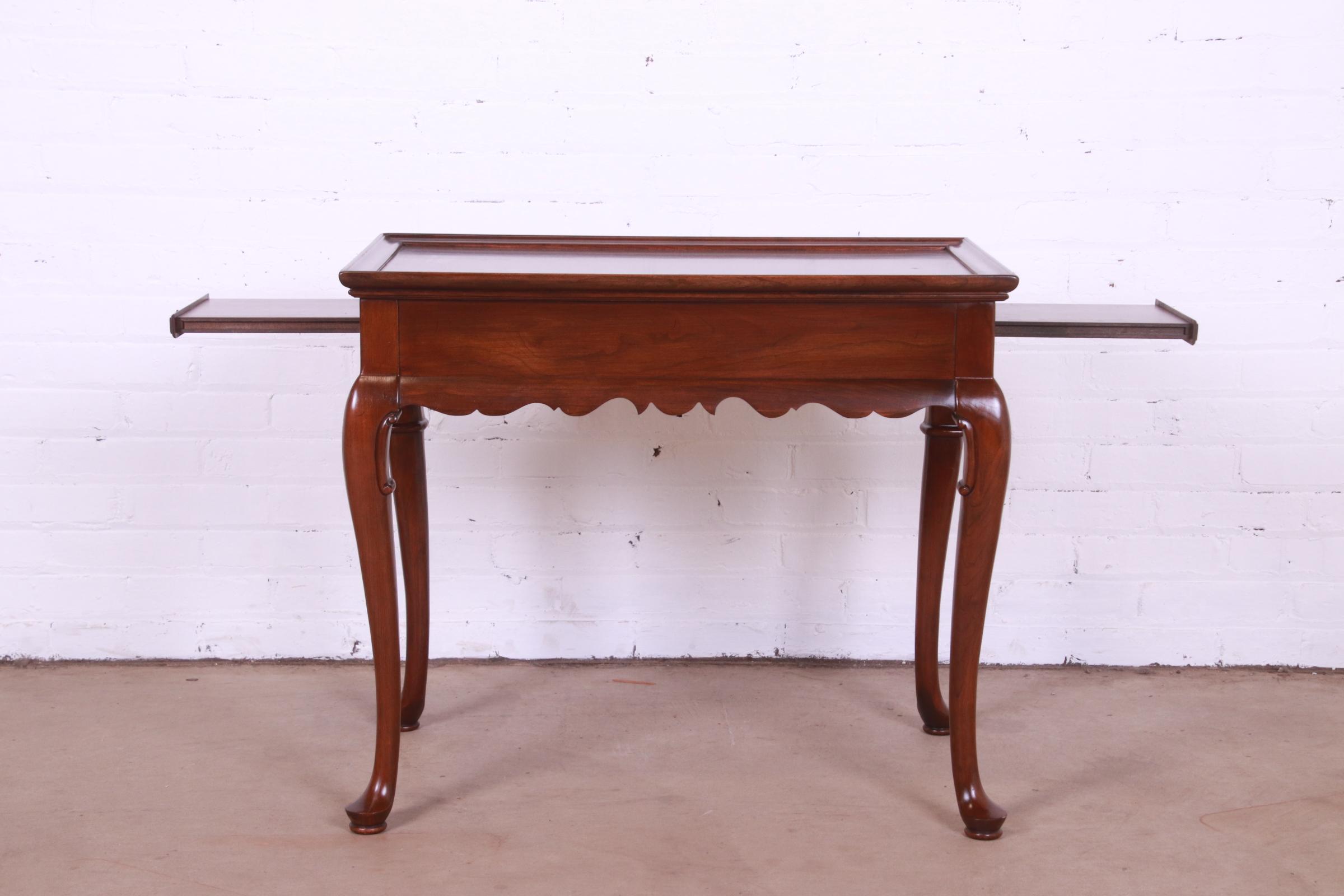 Ethan Allen Queen Anne Cherry Wood Tea Table or Occasional Side Table - Image 9