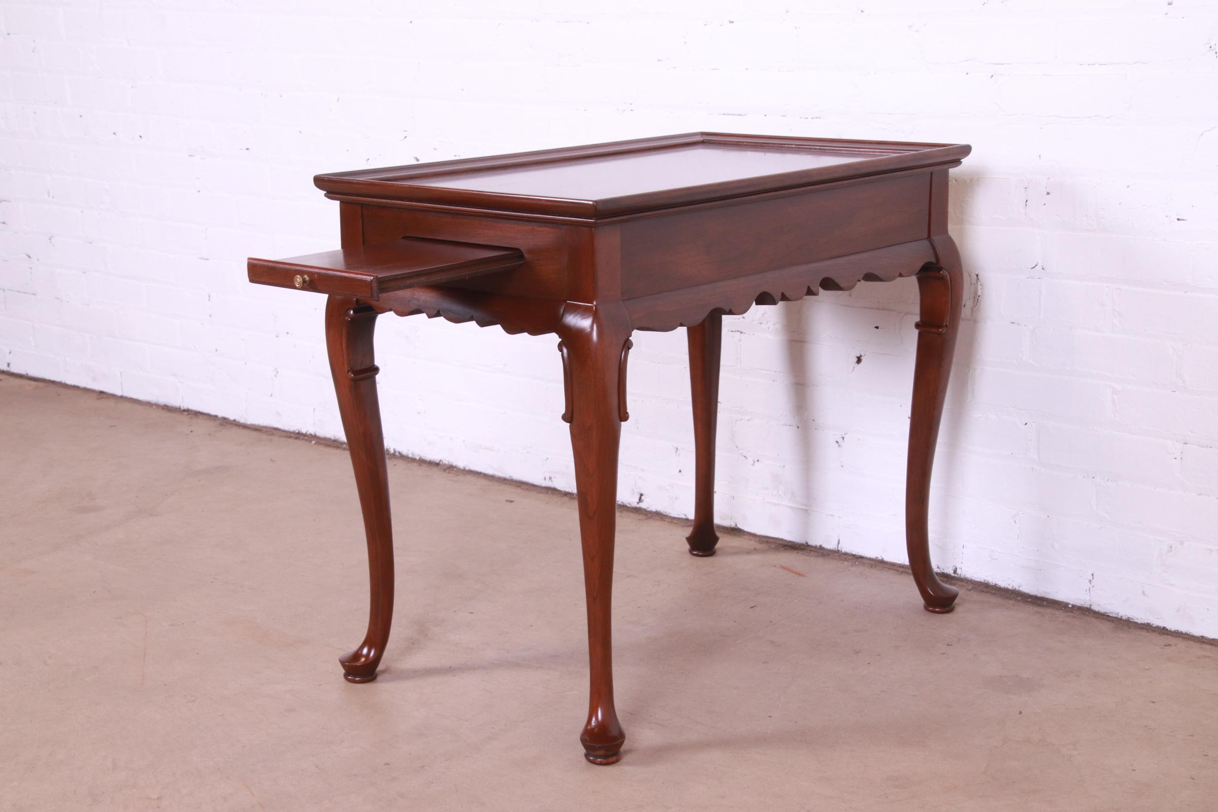 Ethan Allen Queen Anne Cherry Wood Tea Table or Occasional Side Table - Image 7