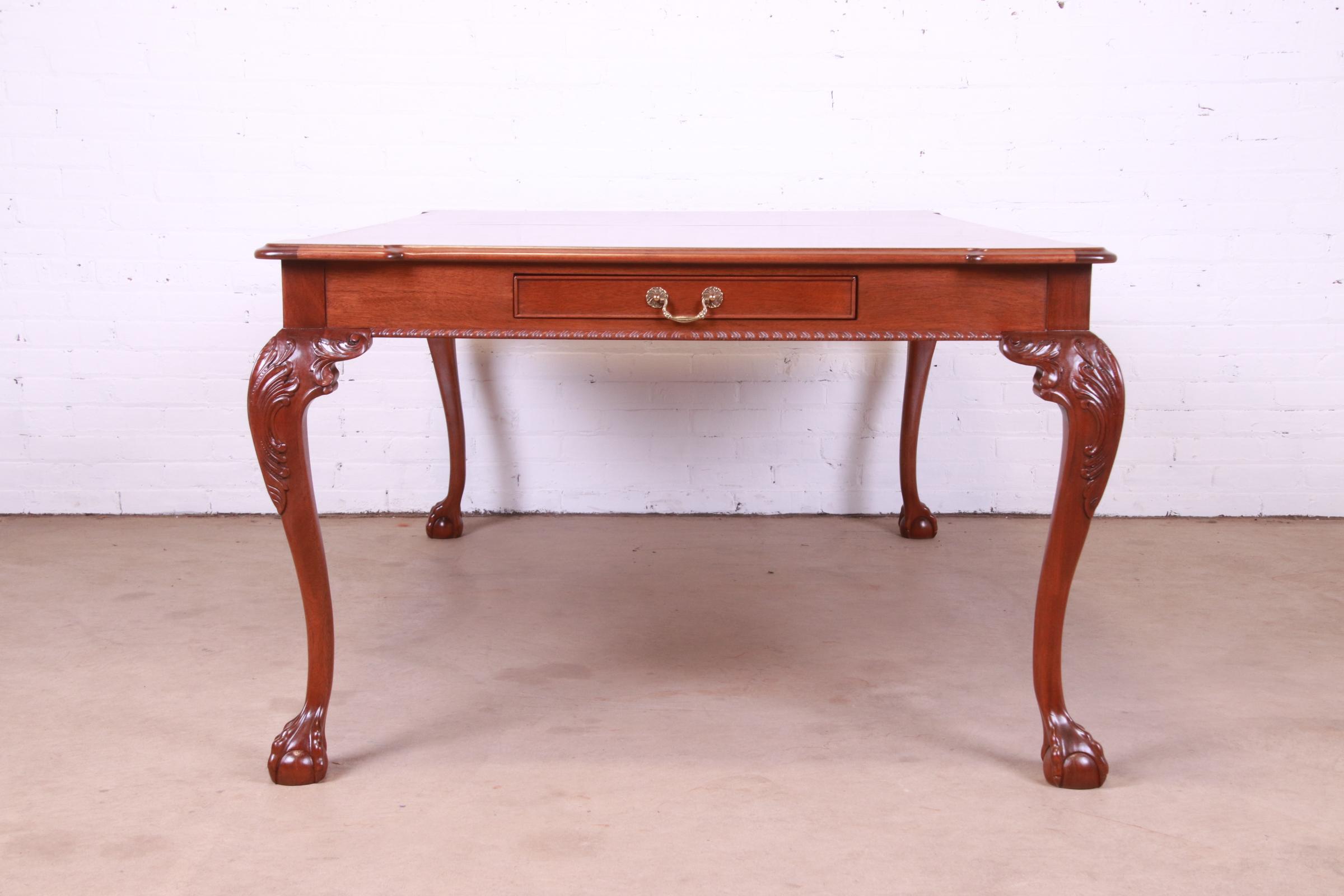 Henredon Chippendale Banded Mahogany and Burl Wood Extension Dining Table, Newly Refinished - Image 11