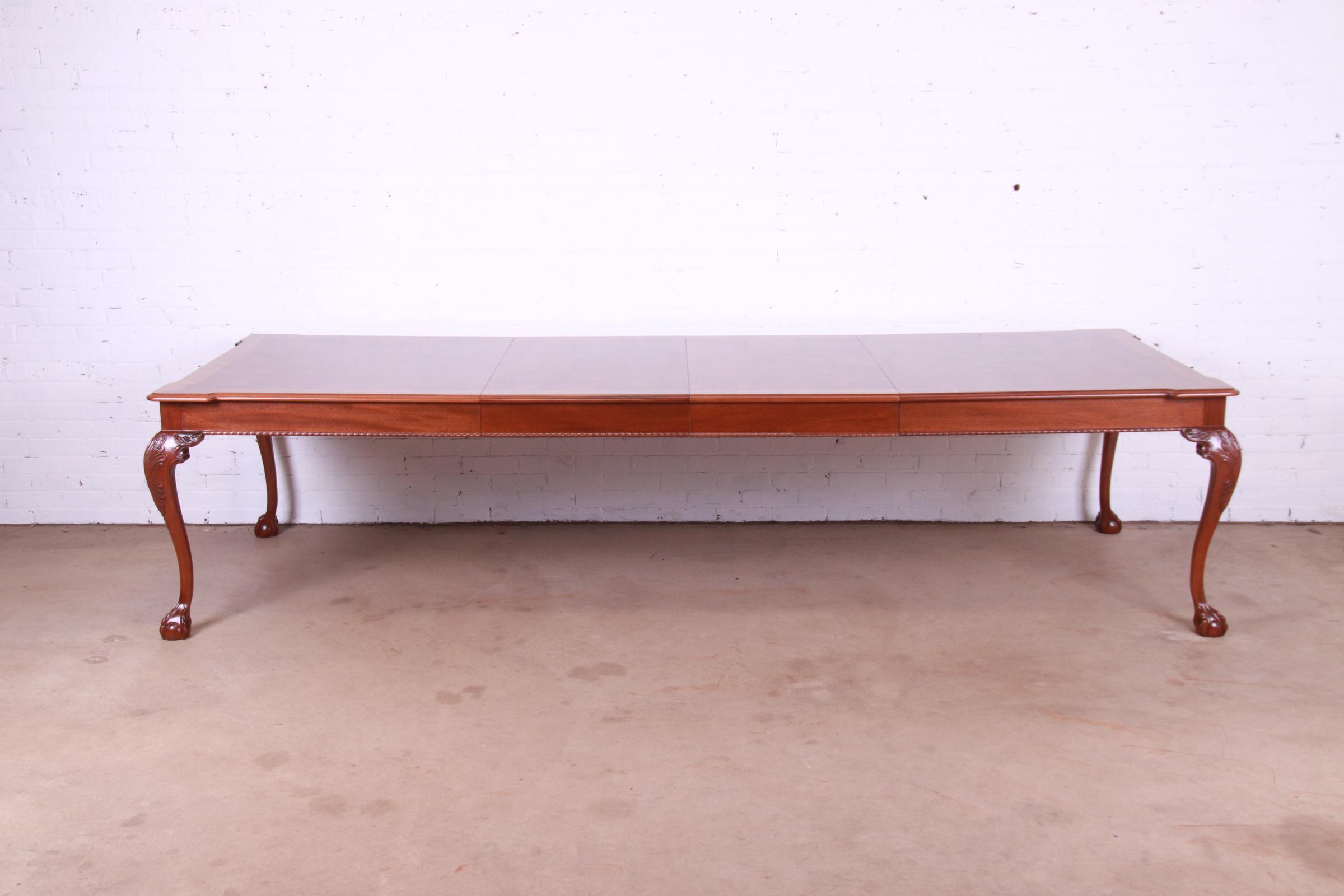 Henredon Chippendale Banded Mahogany and Burl Wood Extension Dining Table, Newly Refinished - Image 8