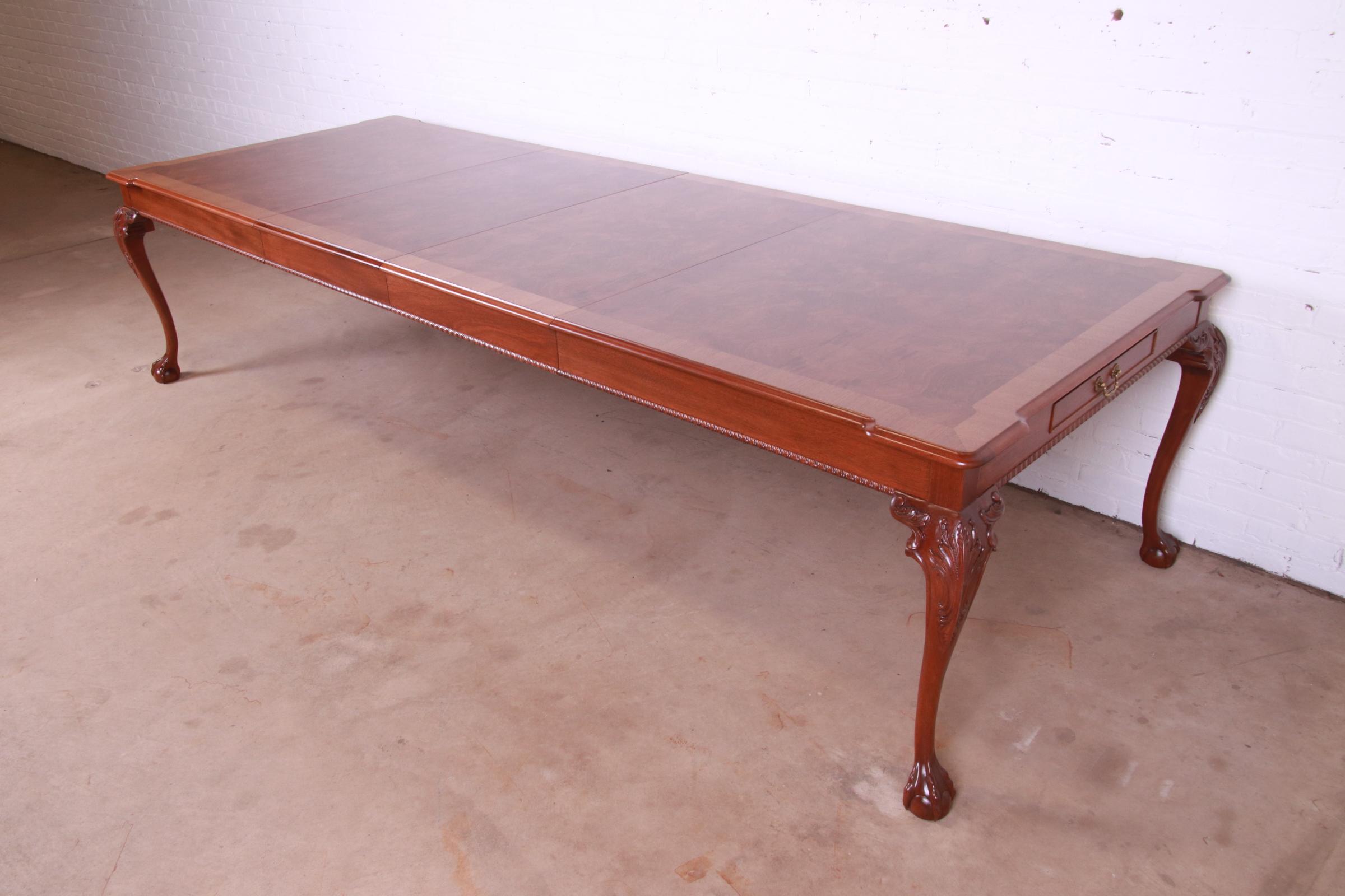Henredon Chippendale Banded Mahogany and Burl Wood Extension Dining Table, Newly Refinished - Image 9