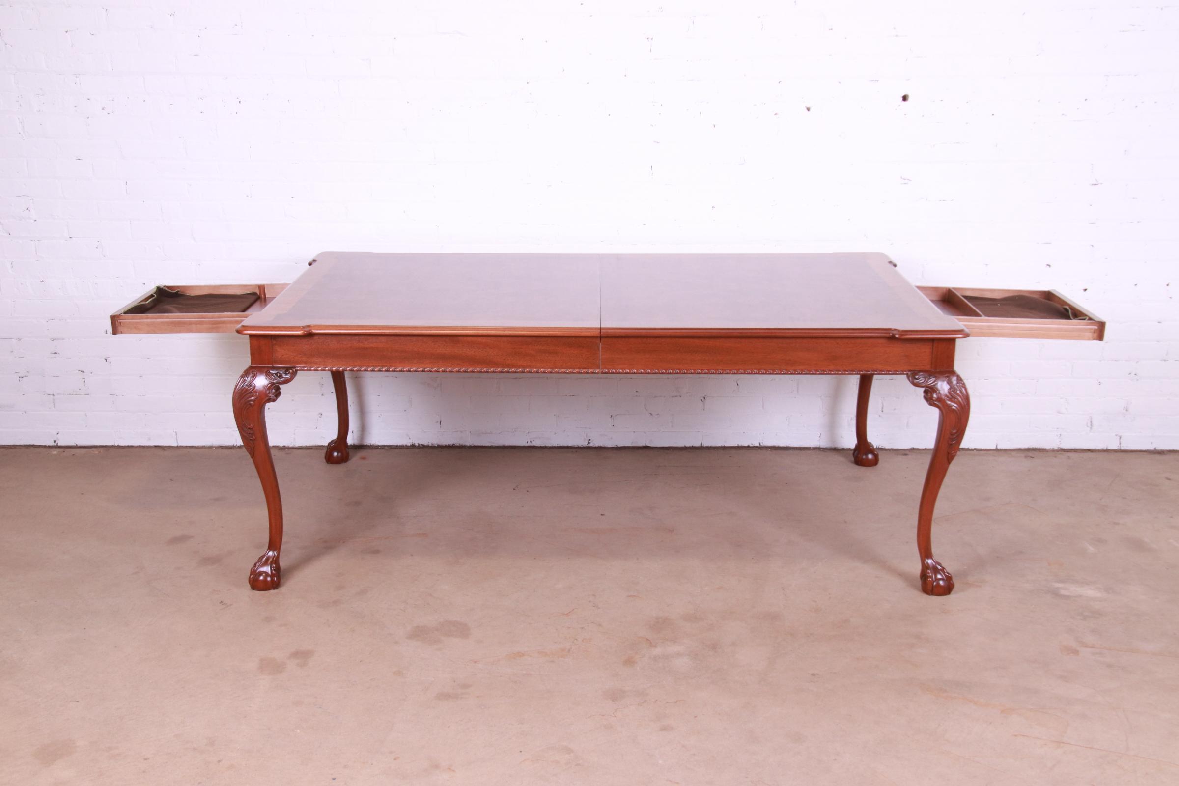 Henredon Chippendale Banded Mahogany and Burl Wood Extension Dining Table, Newly Refinished - Image 7