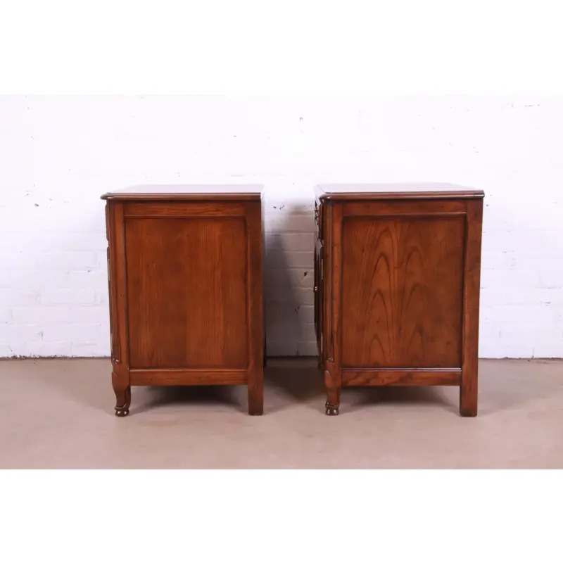 Baker Furniture French Provincial Louis XV Oak and Burl Wood Nightstands, Newly Refinished - Image 11