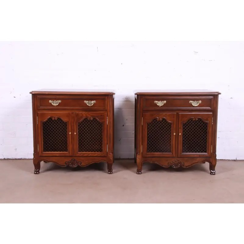 Baker Furniture French Provincial Louis XV Oak and Burl Wood Nightstands, Newly Refinished - Image 3