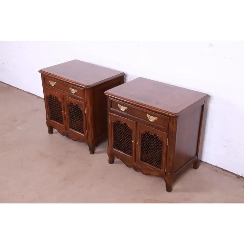 Baker Furniture French Provincial Louis XV Oak and Burl Wood Nightstands, Newly Refinished - Image 5