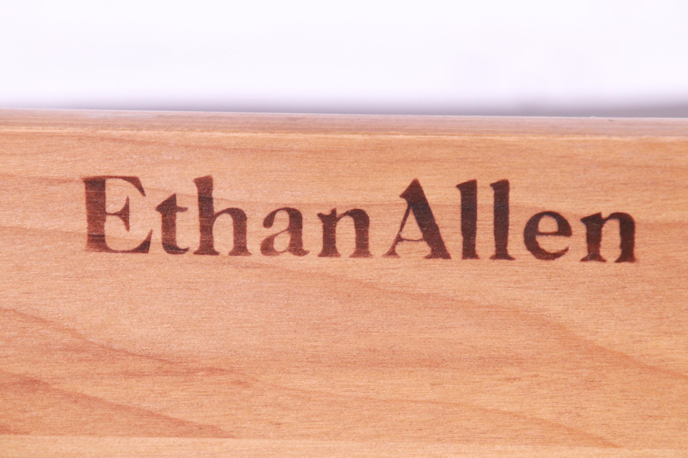 Late 20th Century Ethan Allen Georgian Carved Cherry Wood Tea Table or Occasional Side Table - Image 8