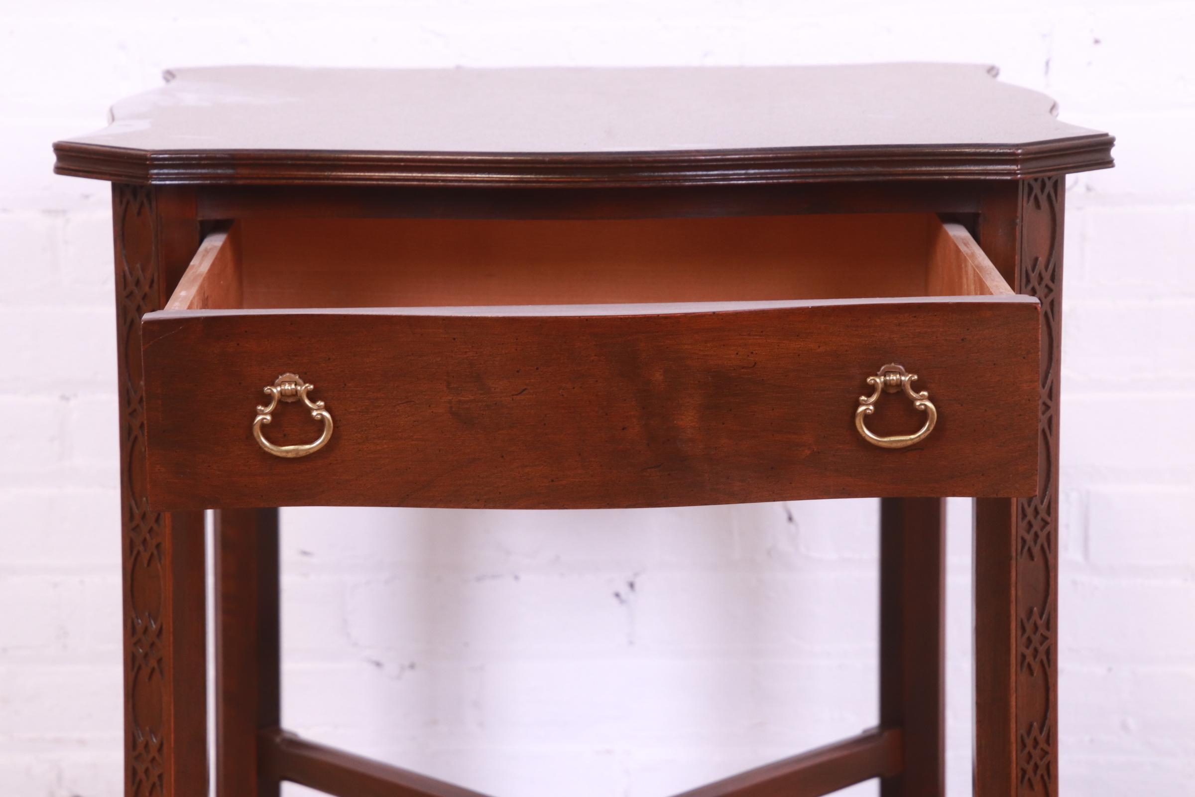 Late 20th Century Ethan Allen Georgian Carved Cherry Wood Tea Table or Occasional Side Table - Image 7