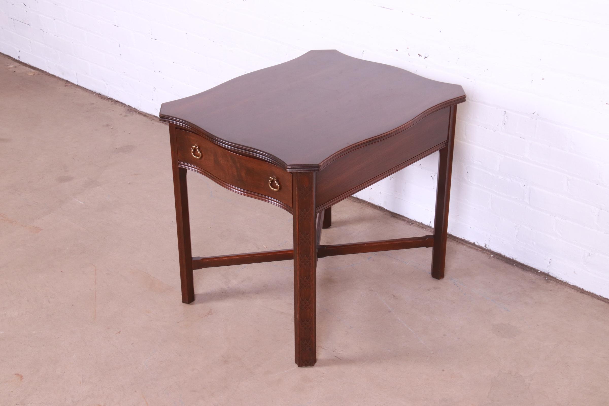 Late 20th Century Ethan Allen Georgian Carved Cherry Wood Tea Table or Occasional Side Table - Image 5