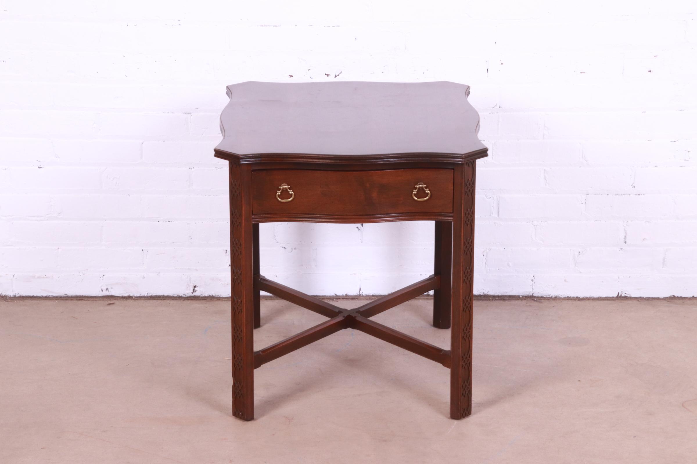 Late 20th Century Ethan Allen Georgian Carved Cherry Wood Tea Table or Occasional Side Table - Image 2