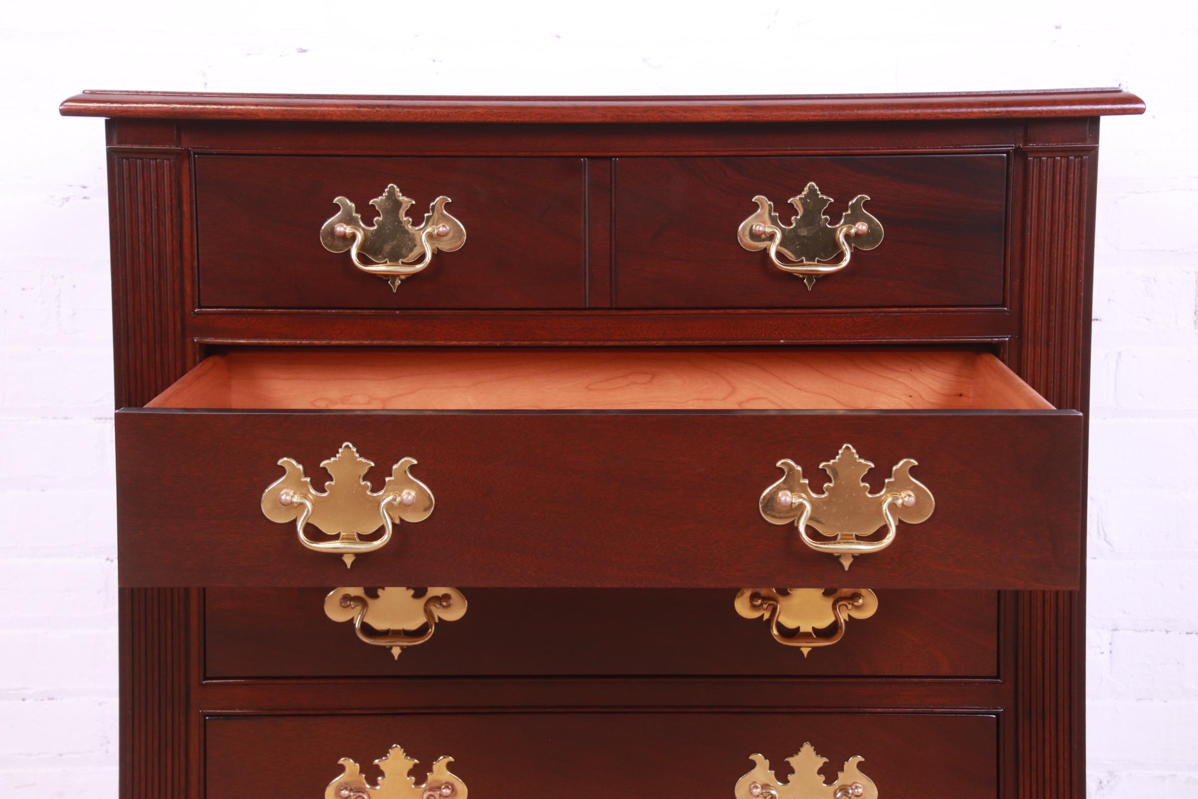 Stickley Colonial Williamsburg Georgian Mahogany Chest of Drawers, Newly Restored - Image 5
