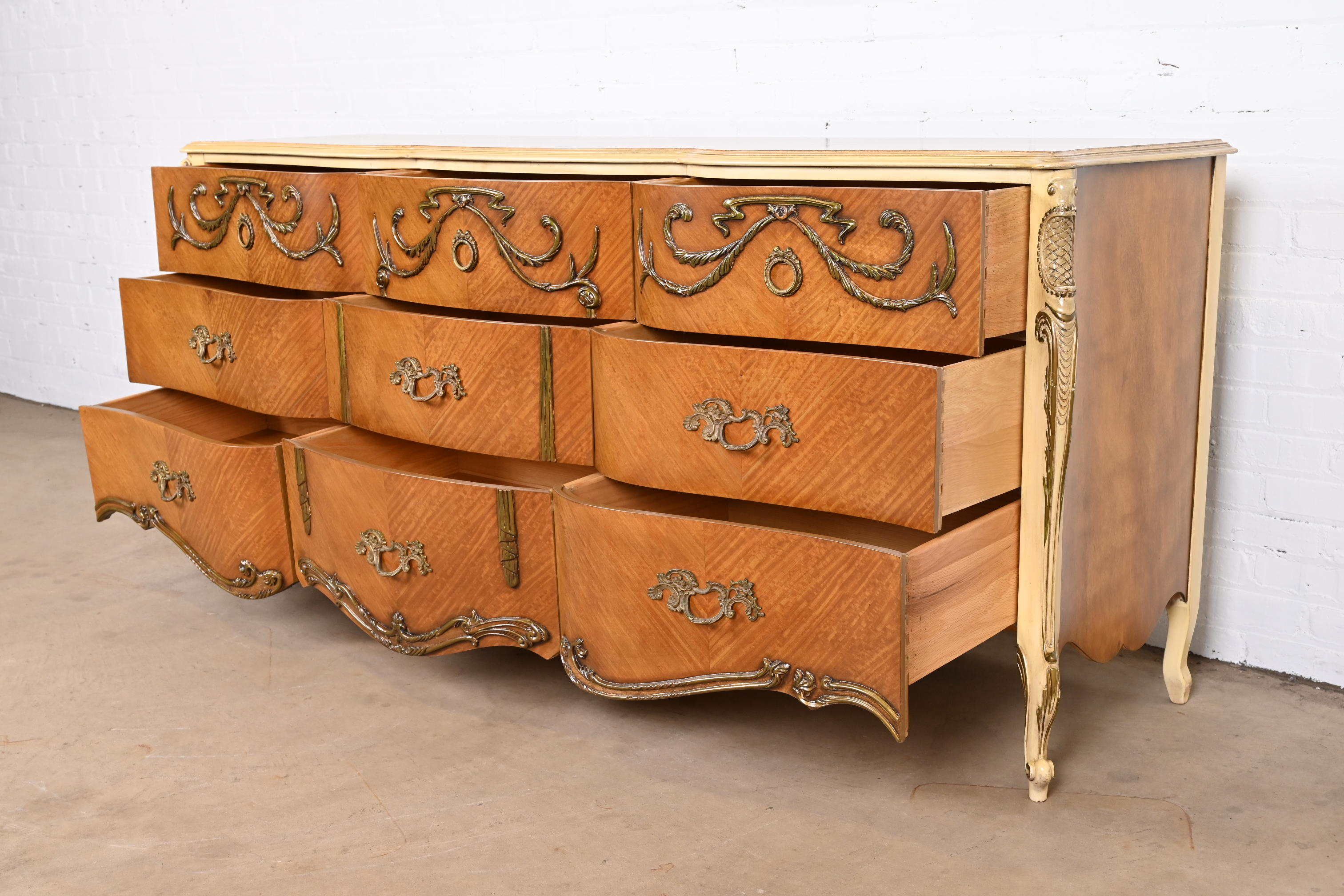 Romweber French Rococo Louis XV Satinwood and Parcel Painted Triple Dresser, Newly Restored - Image 5