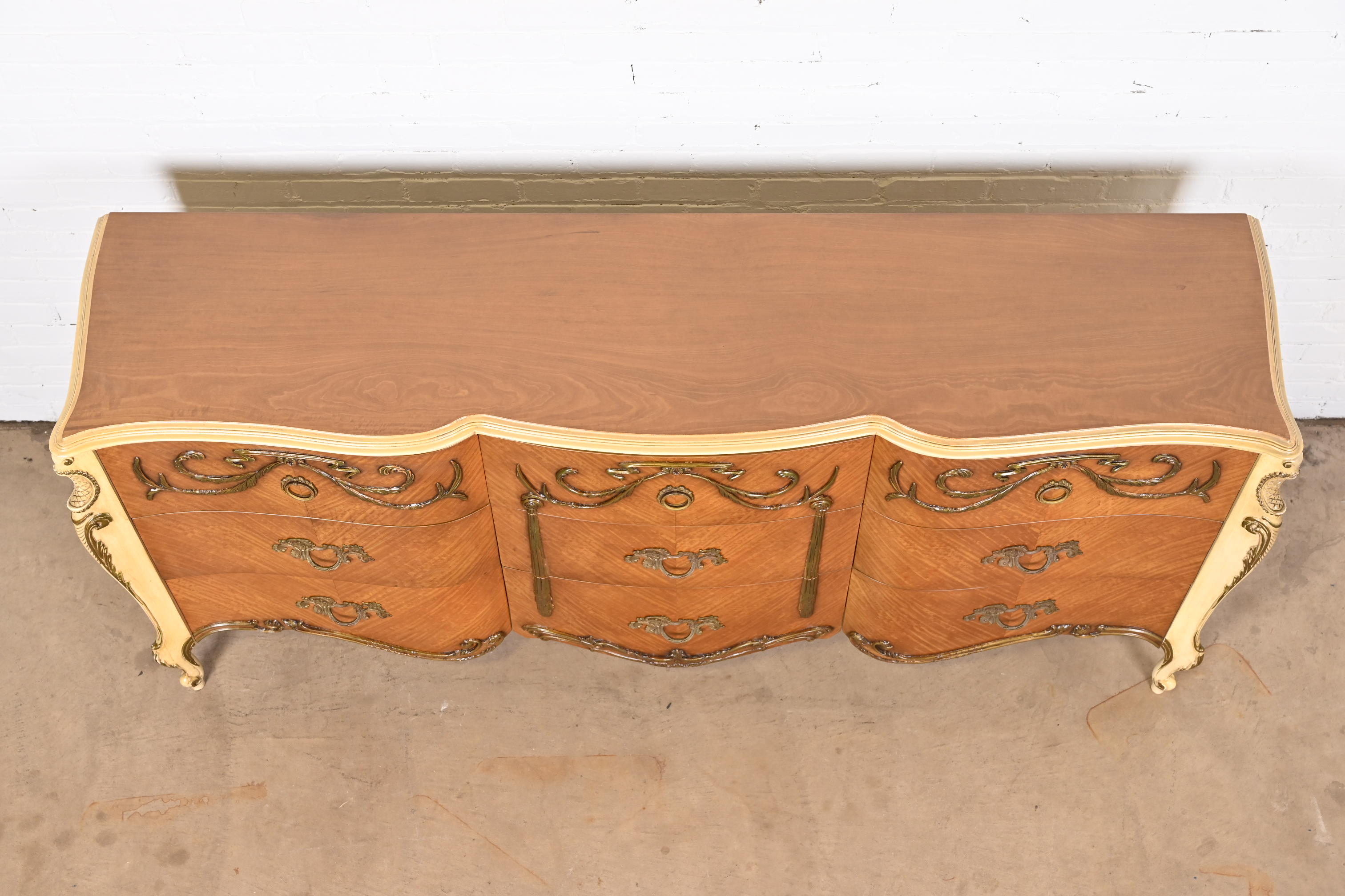 Romweber French Rococo Louis XV Satinwood and Parcel Painted Triple Dresser, Newly Restored - Image 8