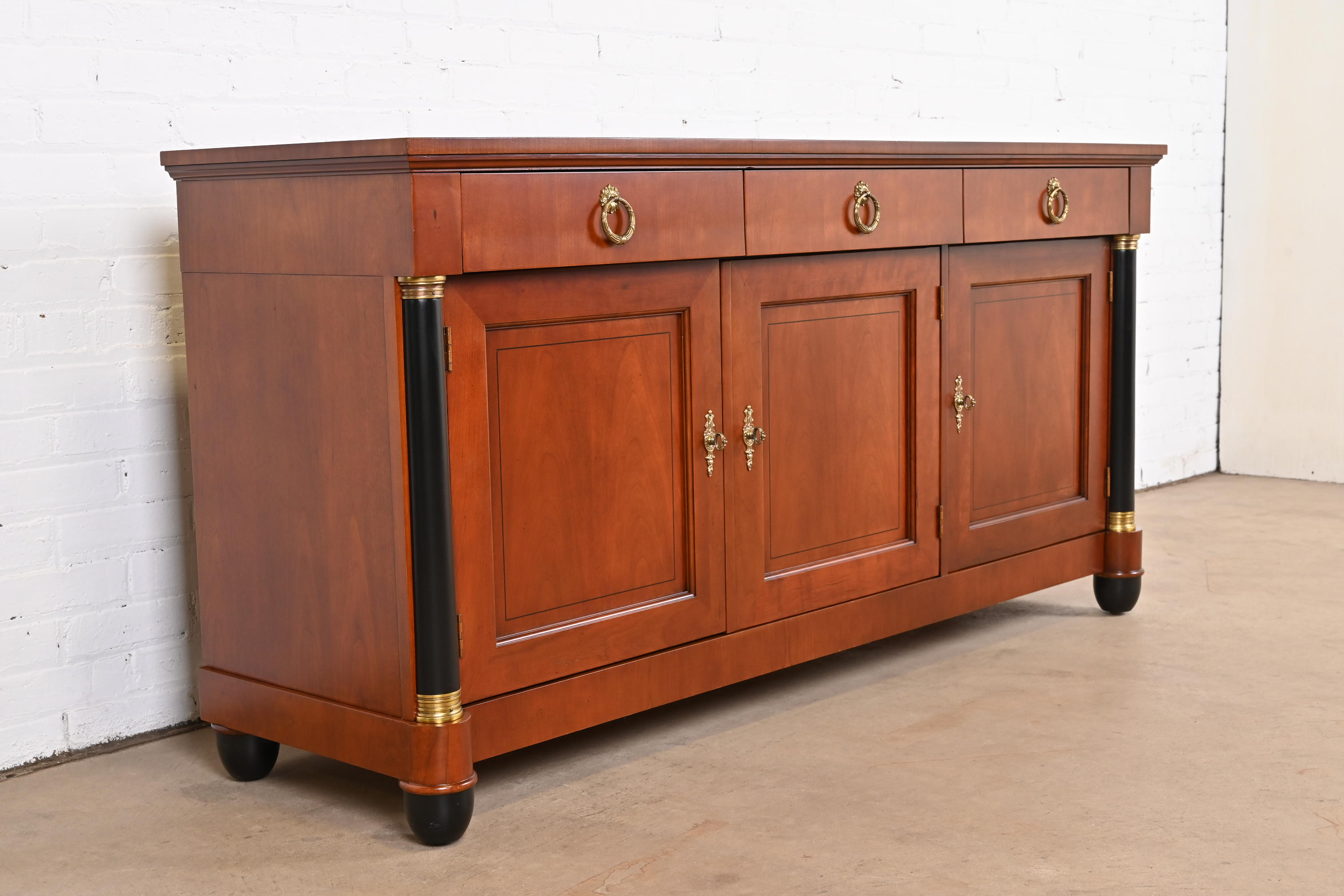 1980s Baker Furniture Neoclassical Cherry Wood and Parcel Ebonized Credenza - Image 4