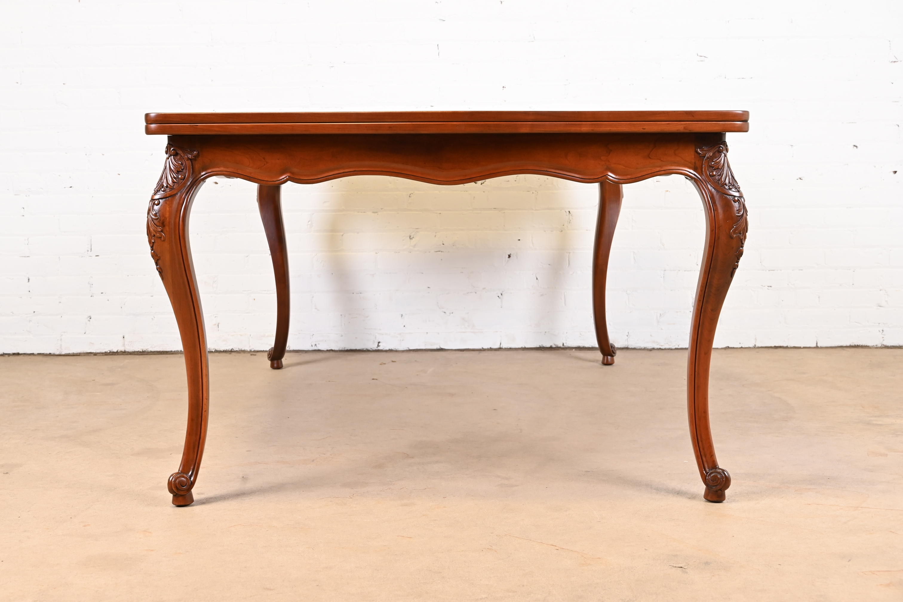 John Widdicomb French Provincial Louis XV Walnut Extension Dining Table, Newly Refinished - Image 11