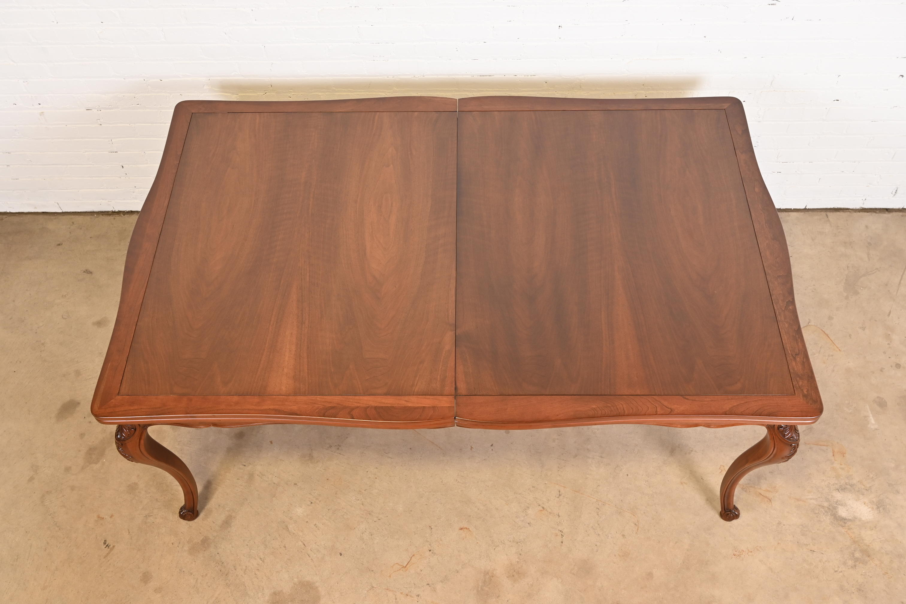 John Widdicomb French Provincial Louis XV Walnut Extension Dining Table, Newly Refinished - Image 10