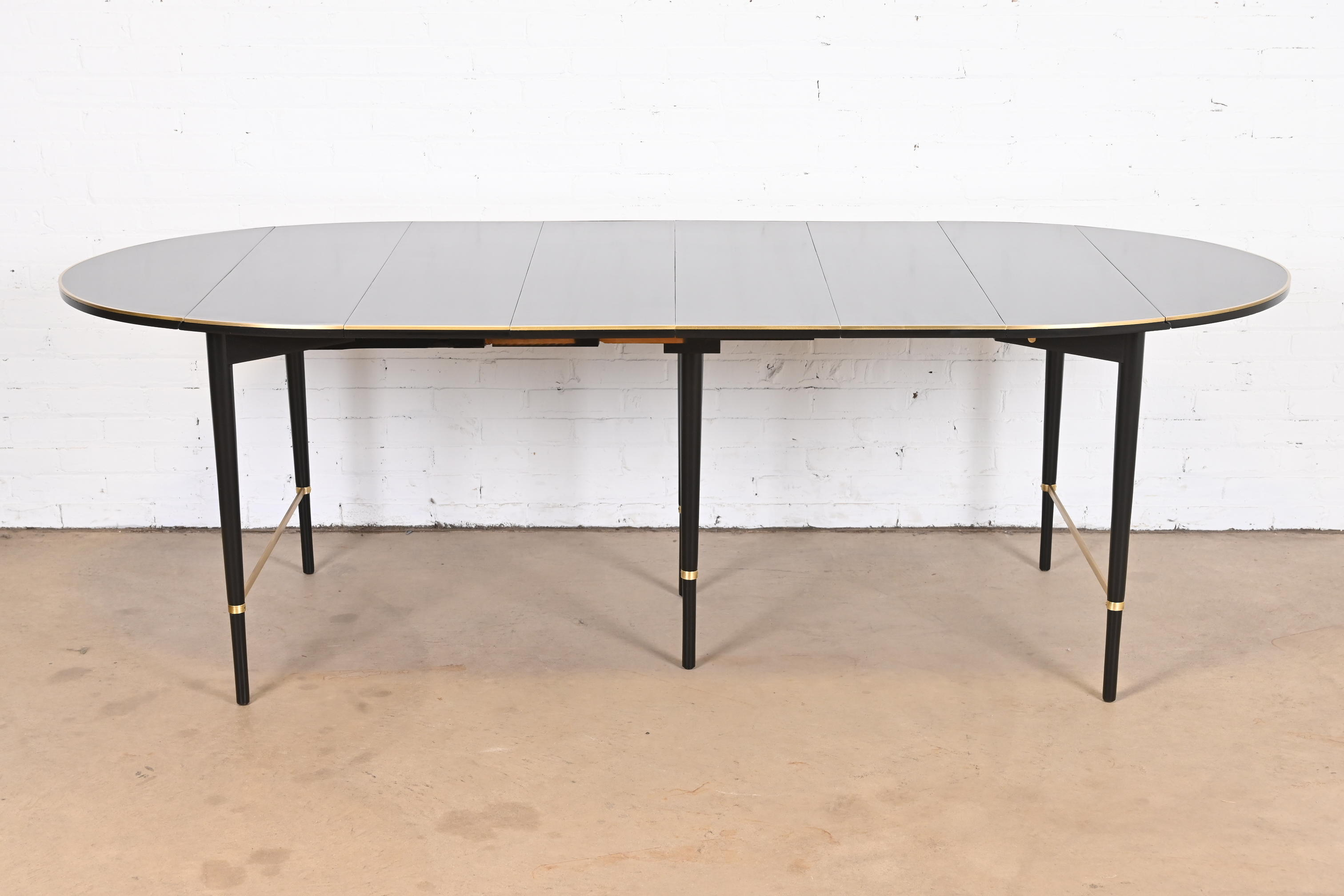 Paul McCobb Connoisseur Collection Black Lacquered Mahogany and Brass Extension Dining Table, Newly Refinished - Image 3