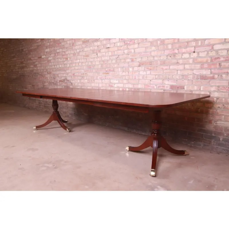Kindel Furniture Georgian Mahogany Double Pedestal Extension Dining Table, Newly Refinished - Image 4