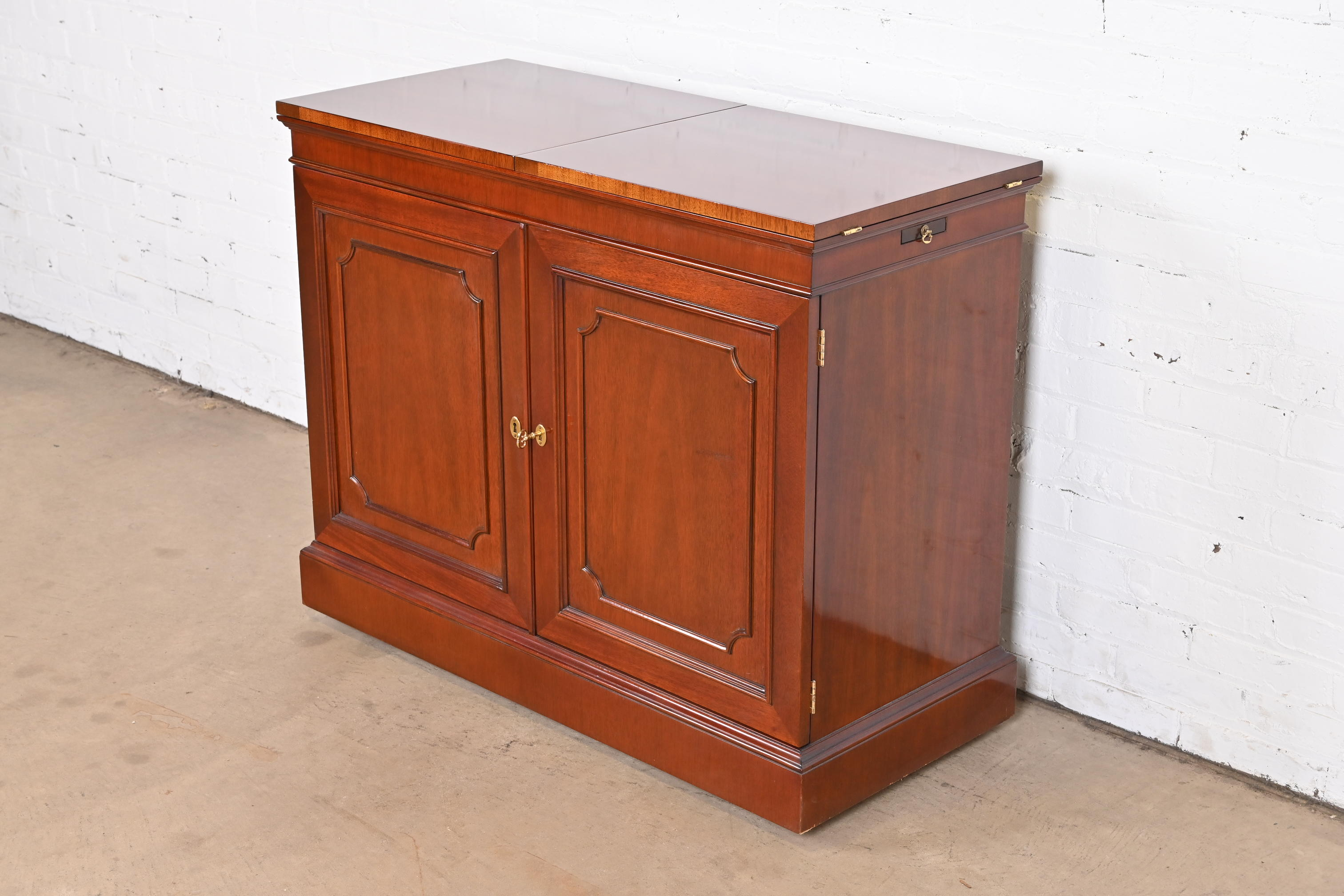 Kindel Furniture Regency Mahogany Flip Top Rolling Bar Cabinet - Image 3