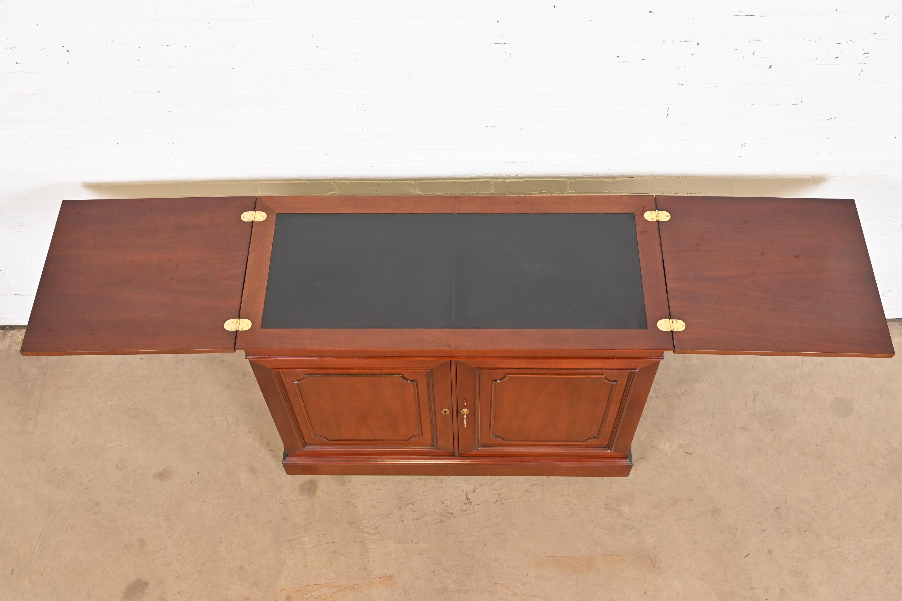 Kindel Furniture Regency Mahogany Flip Top Rolling Bar Cabinet - Image 8