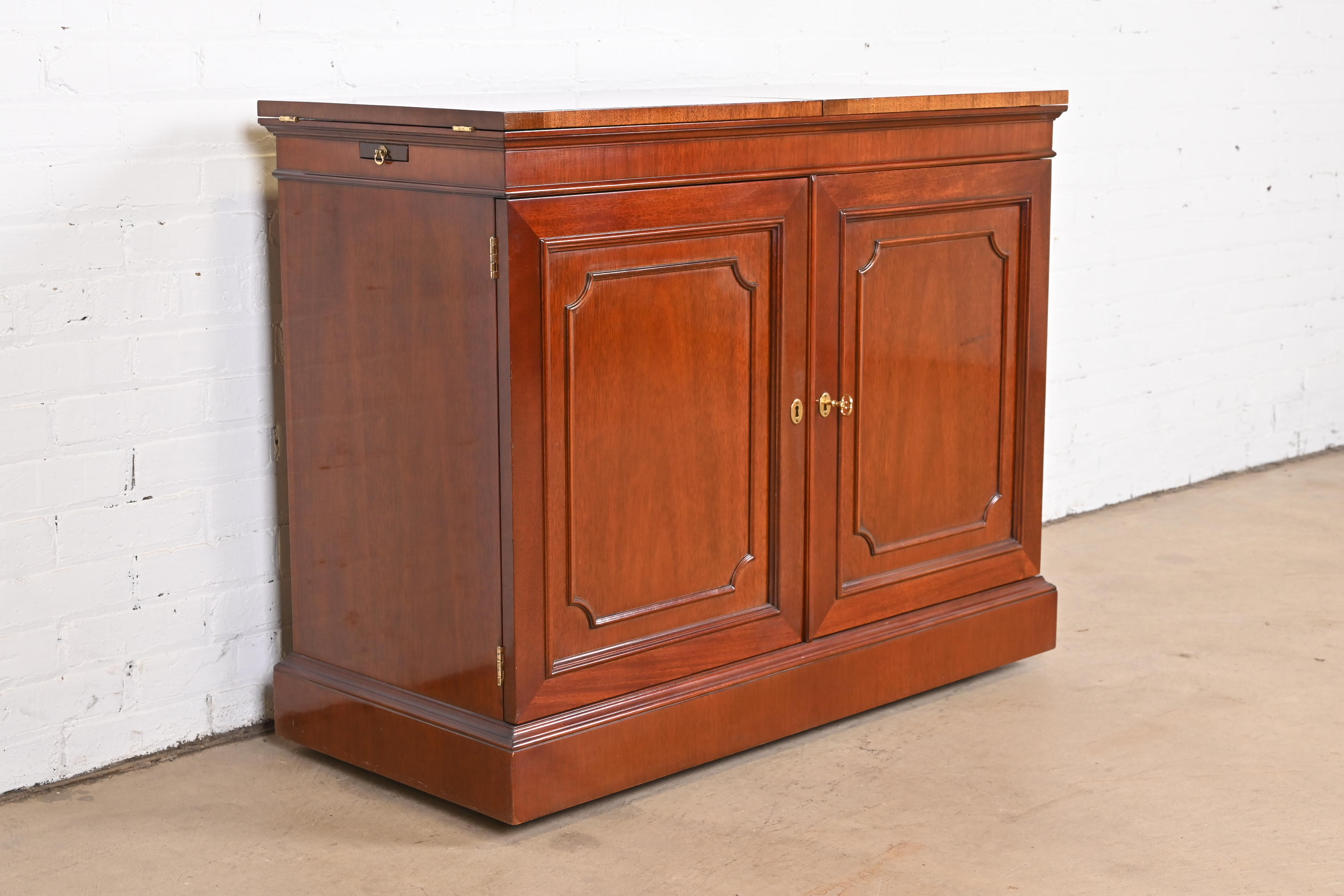 Kindel Furniture Regency Mahogany Flip Top Rolling Bar Cabinet - Image 4