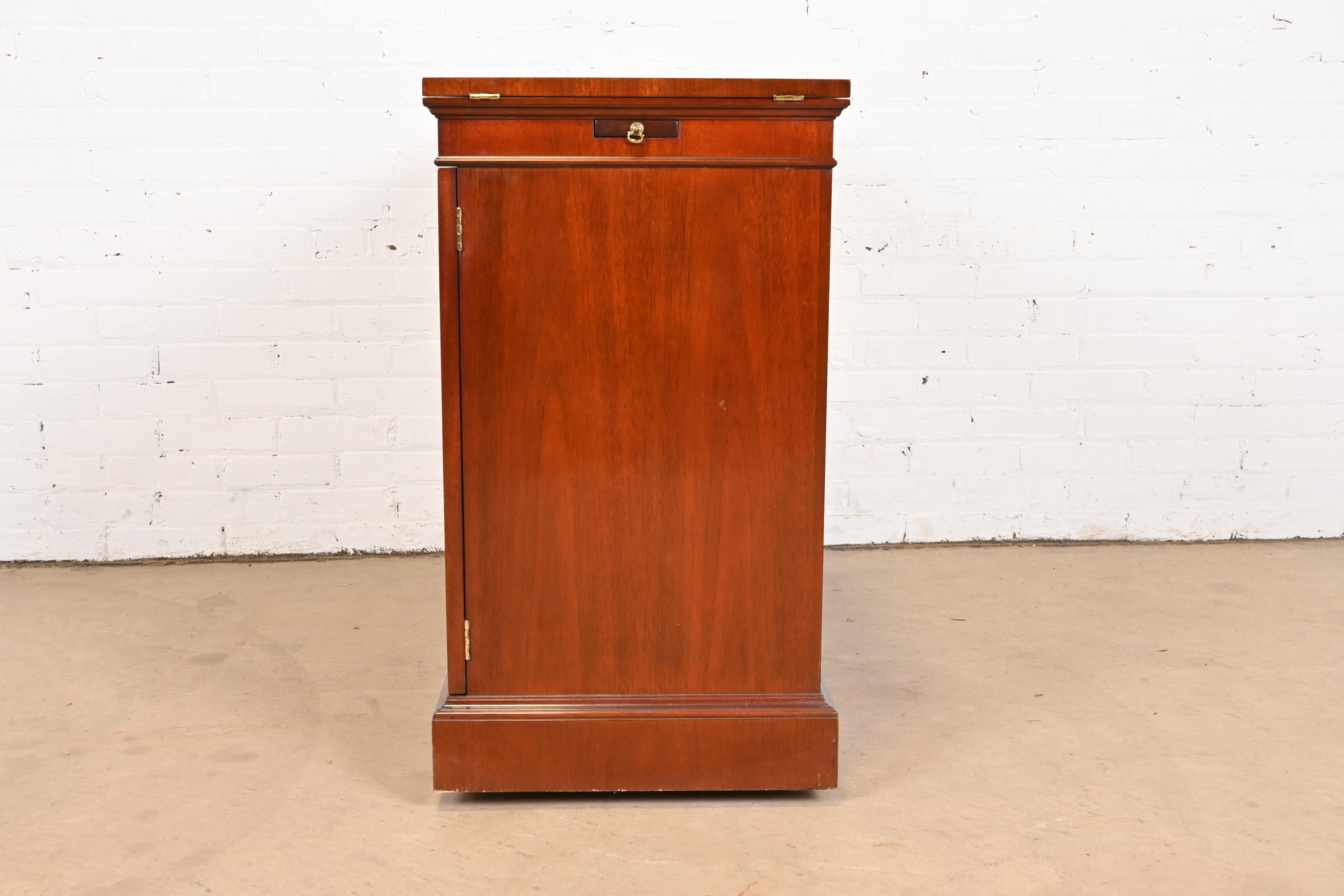 Kindel Furniture Regency Mahogany Flip Top Rolling Bar Cabinet - Image 9
