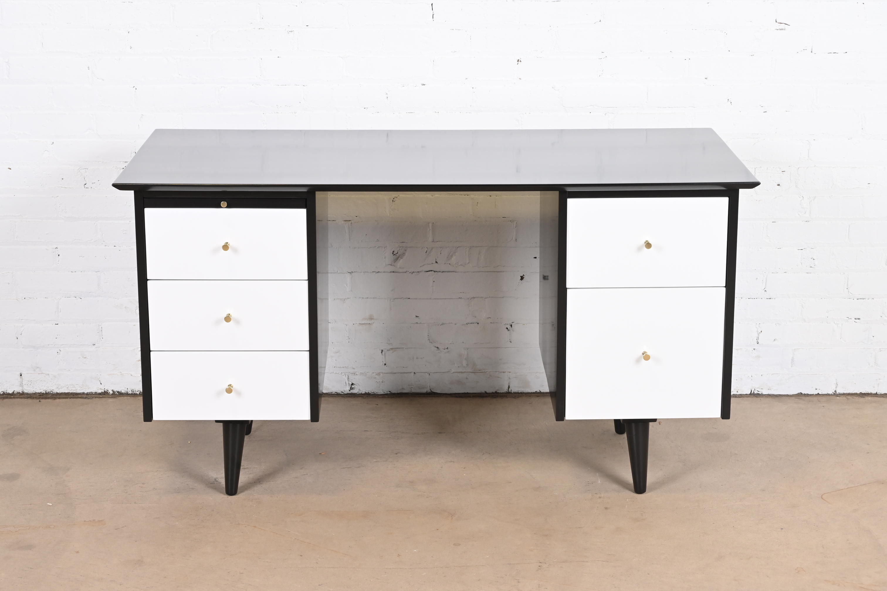 Paul McCobb Planner Group Black and White Lacquered Double Pedestal Desk, Newly Refinished - Image 3