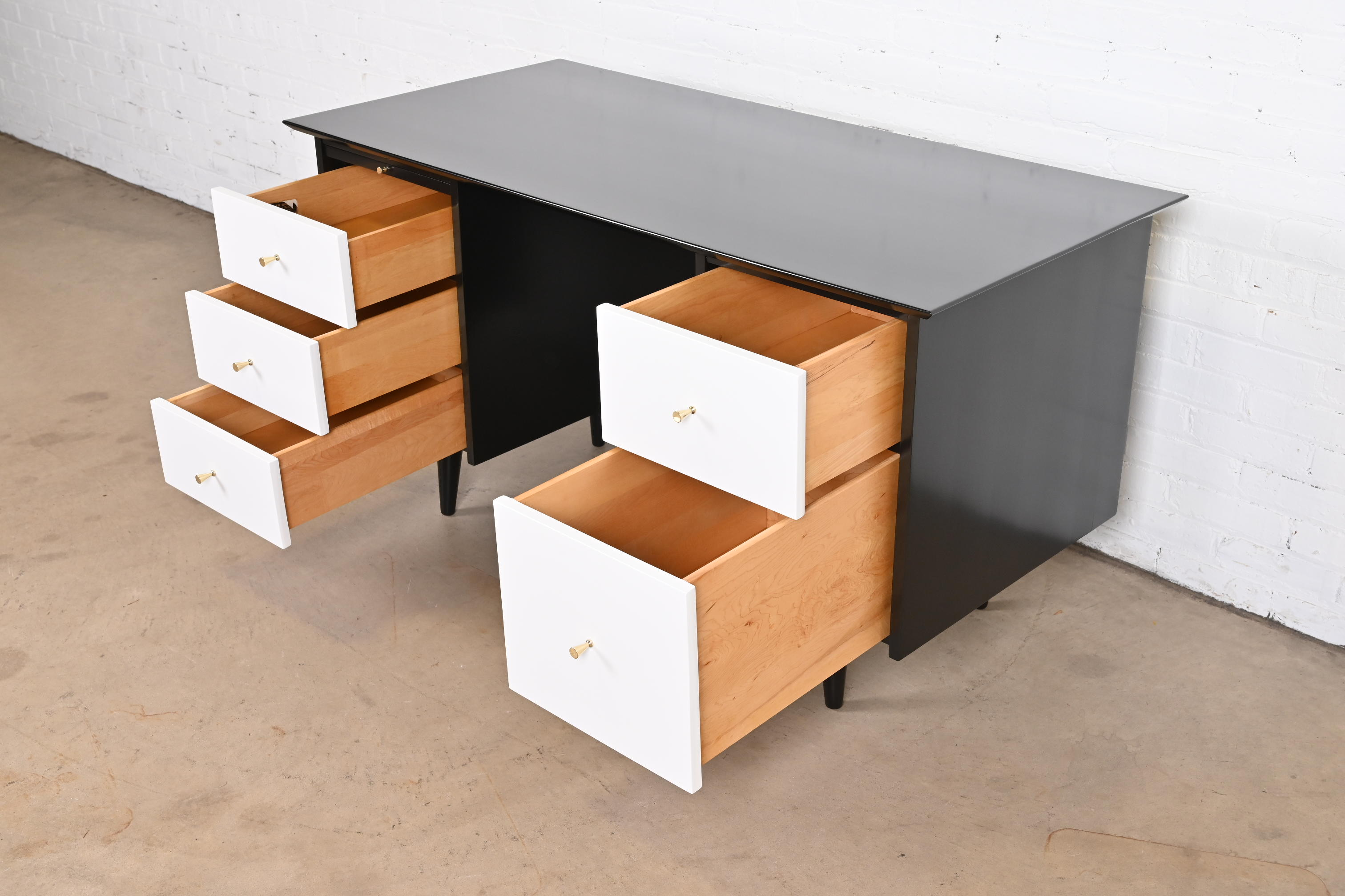 Paul McCobb Planner Group Black and White Lacquered Double Pedestal Desk, Newly Refinished - Image 5