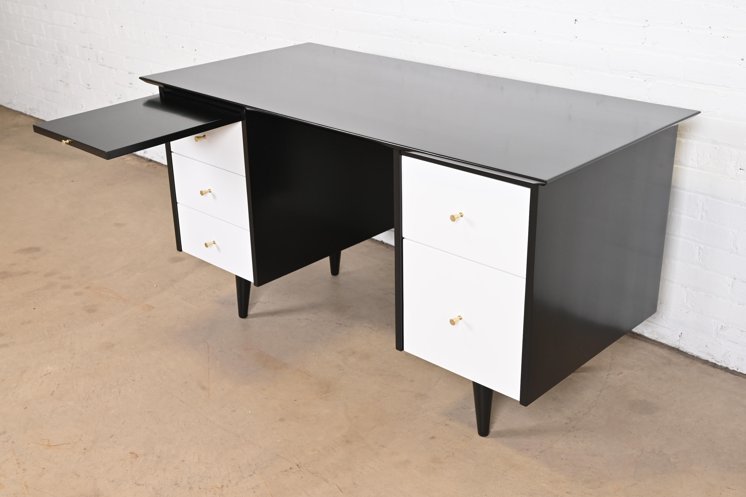 Paul McCobb Planner Group Black and White Lacquered Double Pedestal Desk, Newly Refinished - Image 8