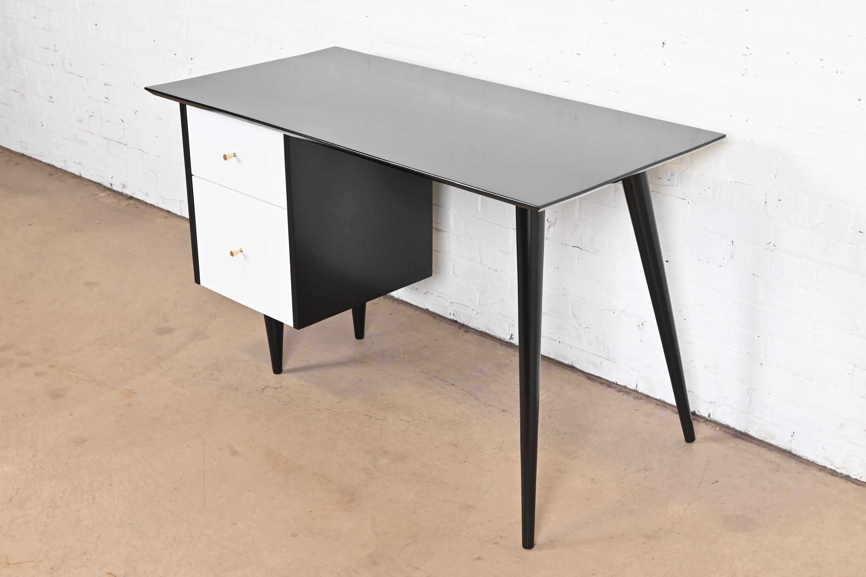 Paul McCobb Planner Group Black and White Lacquered Writing Desk and Chair, Newly Refinished - Image 7