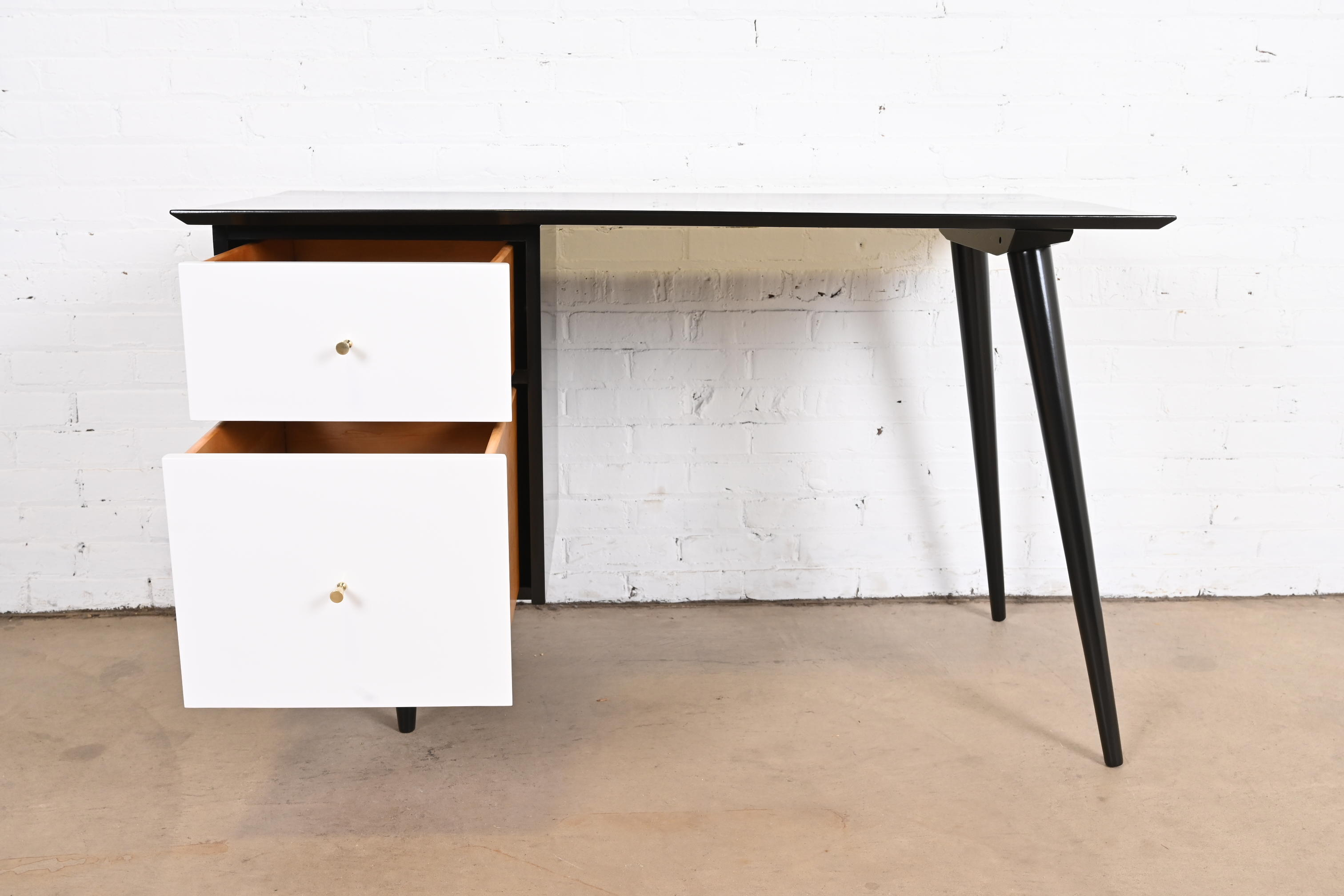 Paul McCobb Planner Group Black and White Lacquered Writing Desk and Chair, Newly Refinished - Image 9